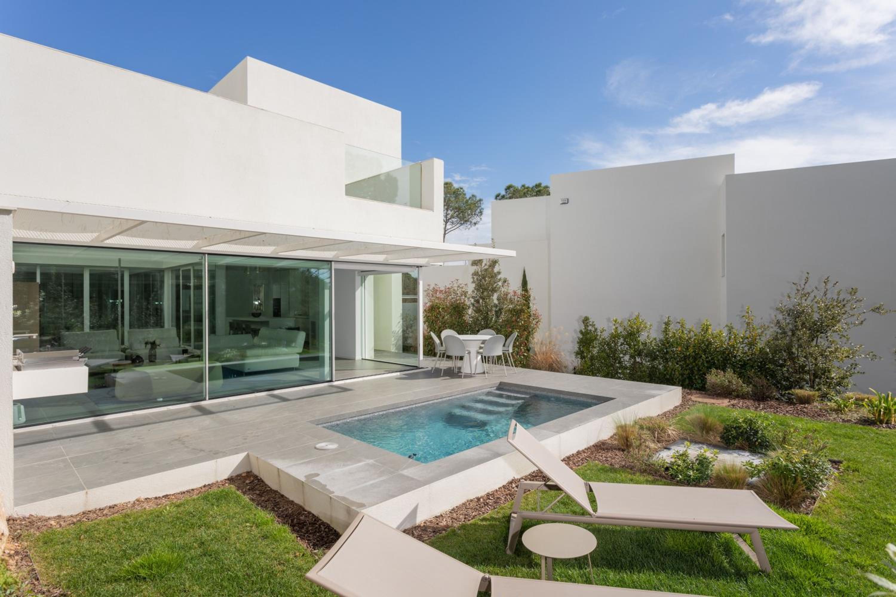 Holiday Rentals at Camiral, a Quinta do Lago Resort