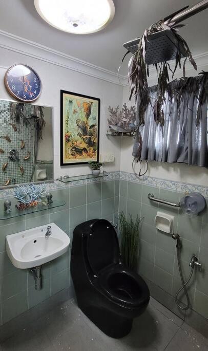 The FUN House- 3 bedrooms, pool table & LOTs more