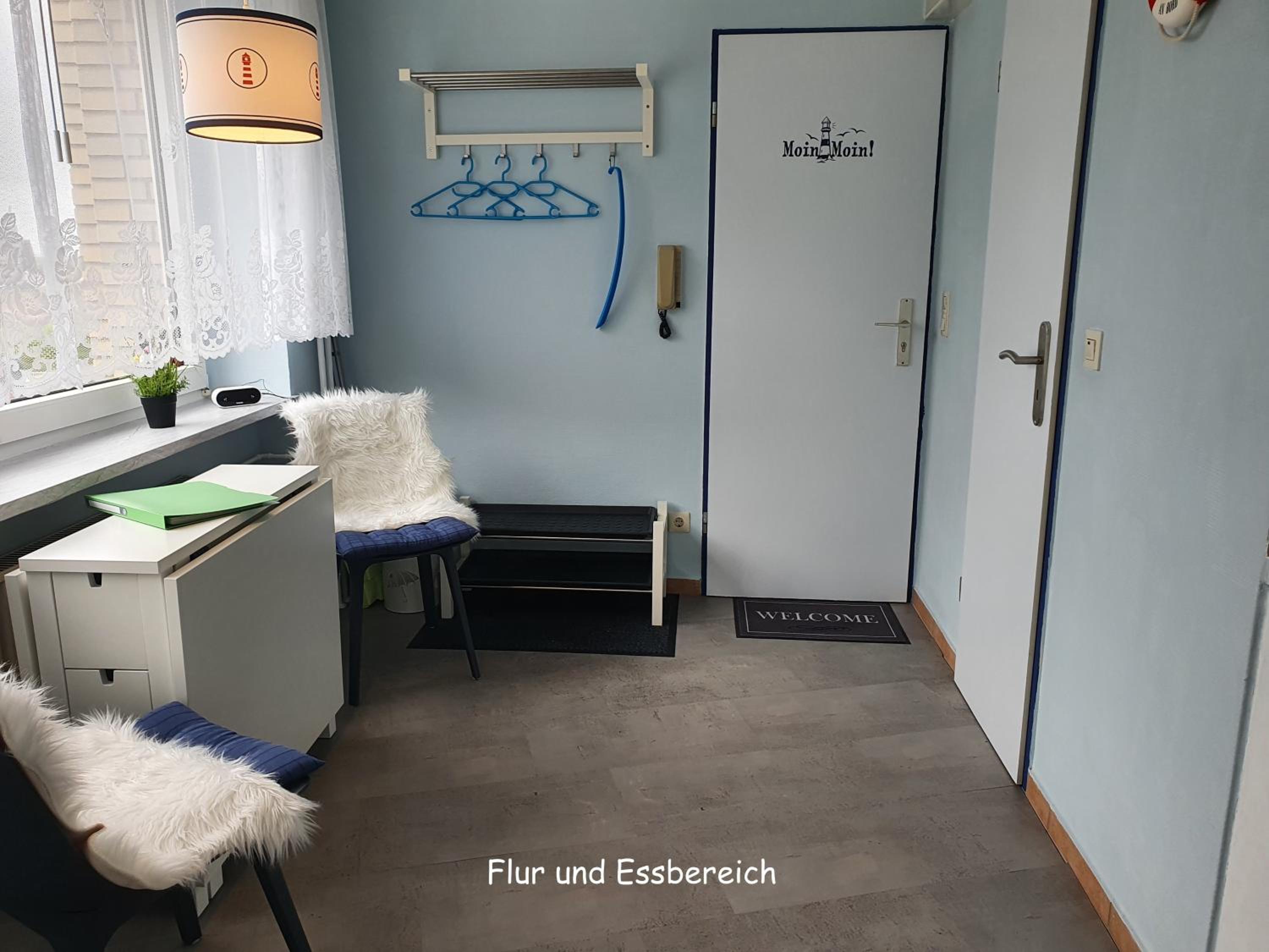 Apartment 103 im Haus Seehütte direkt am Strand in Cuxhaven Duhnen mit Seesicht in der Ferne view 2