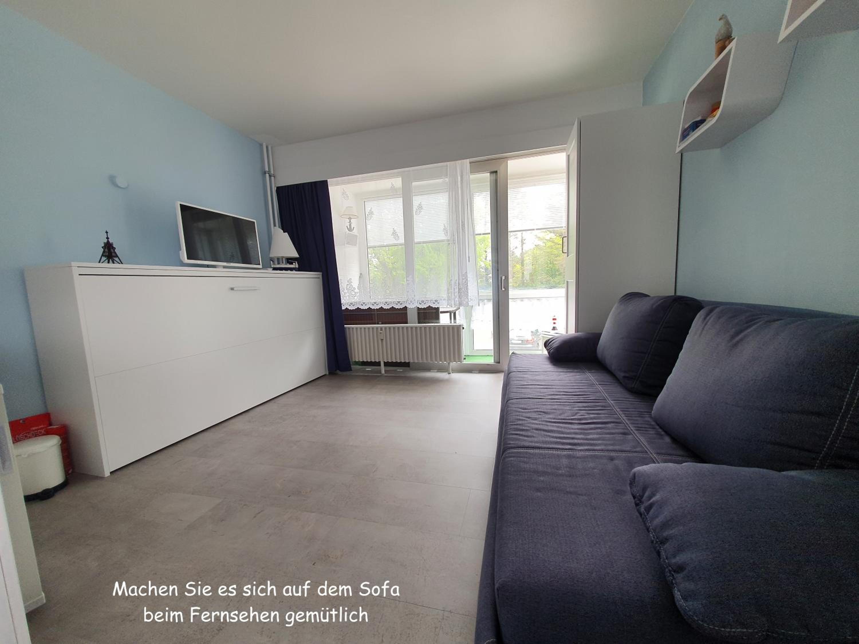 Apartment 103 im Haus Seehütte direkt am Strand in Cuxhaven Duhnen mit Seesicht in der Ferne view 3