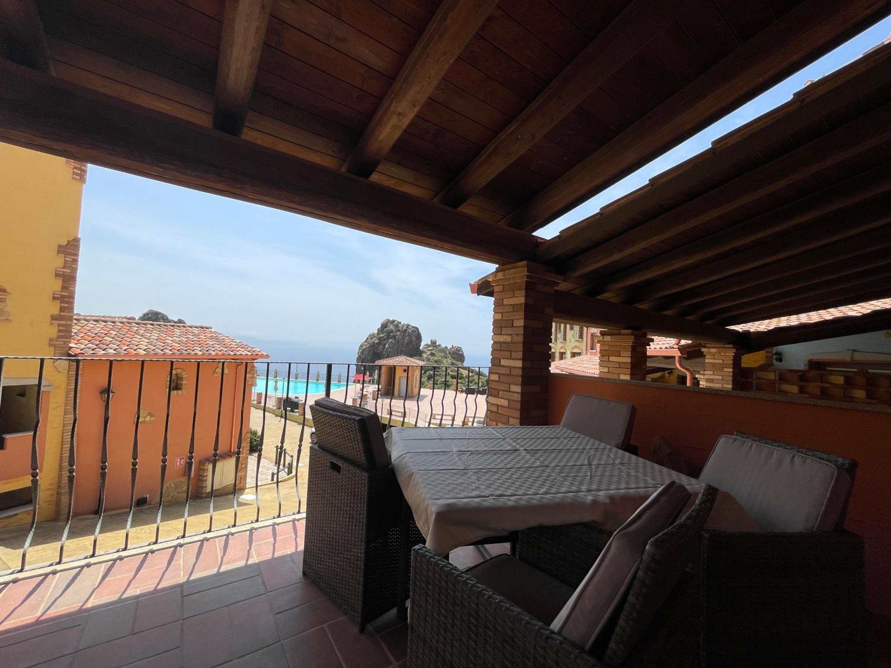 Lo Scirocco Tanca Piras en Nebida — balance & terrace