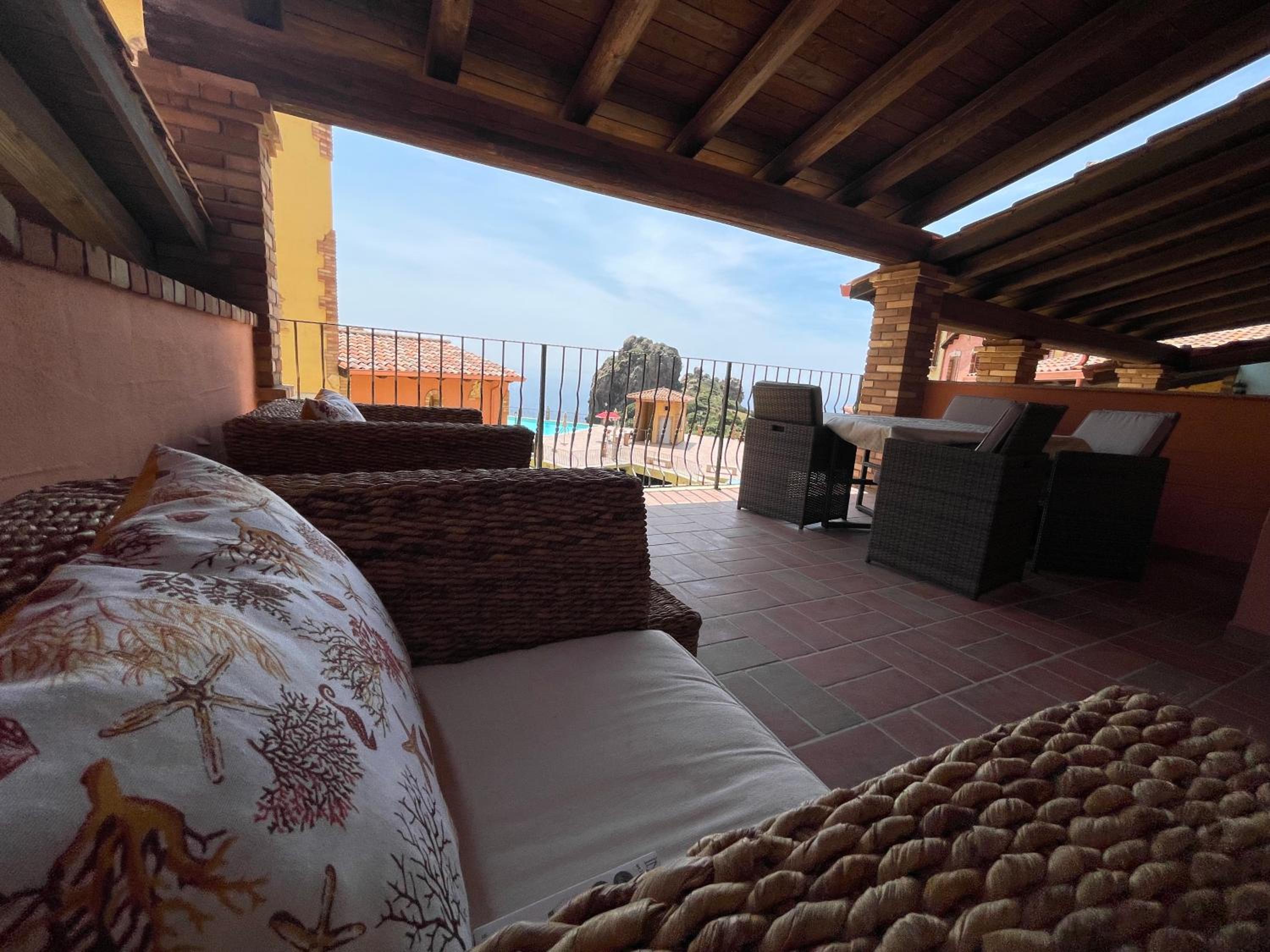 Lo Scirocco Tanca Piras en Nebida — balance & terrace