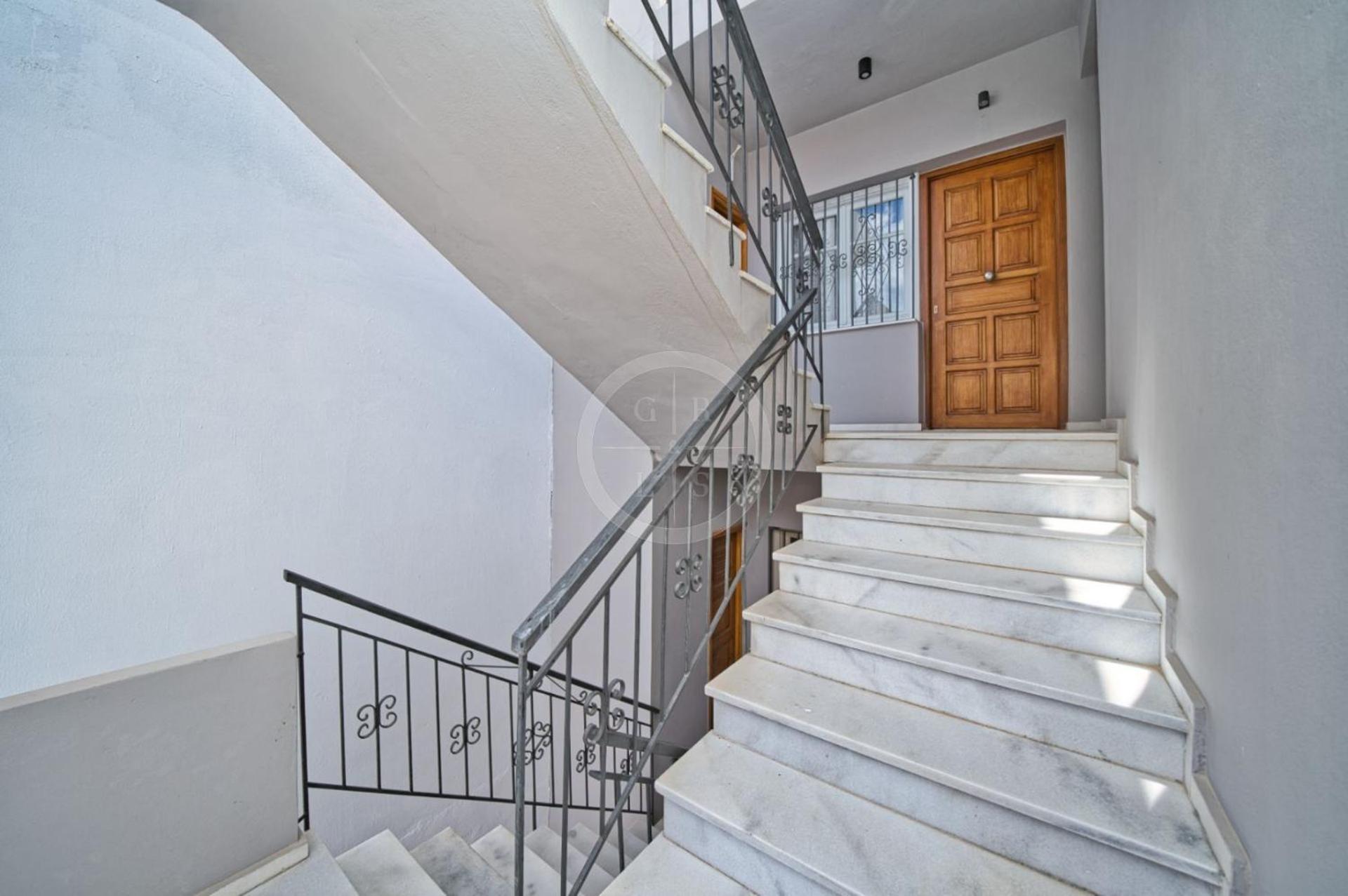 Ira Apartment