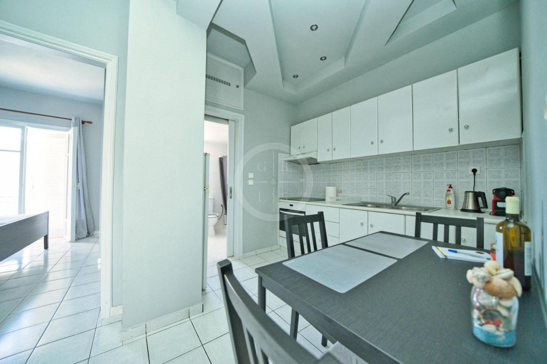 Ira Apartment