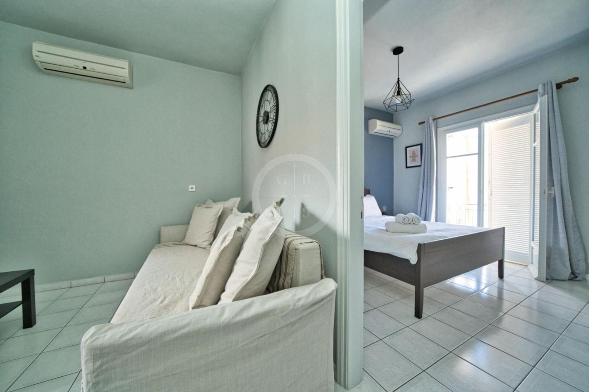 Ira Apartment