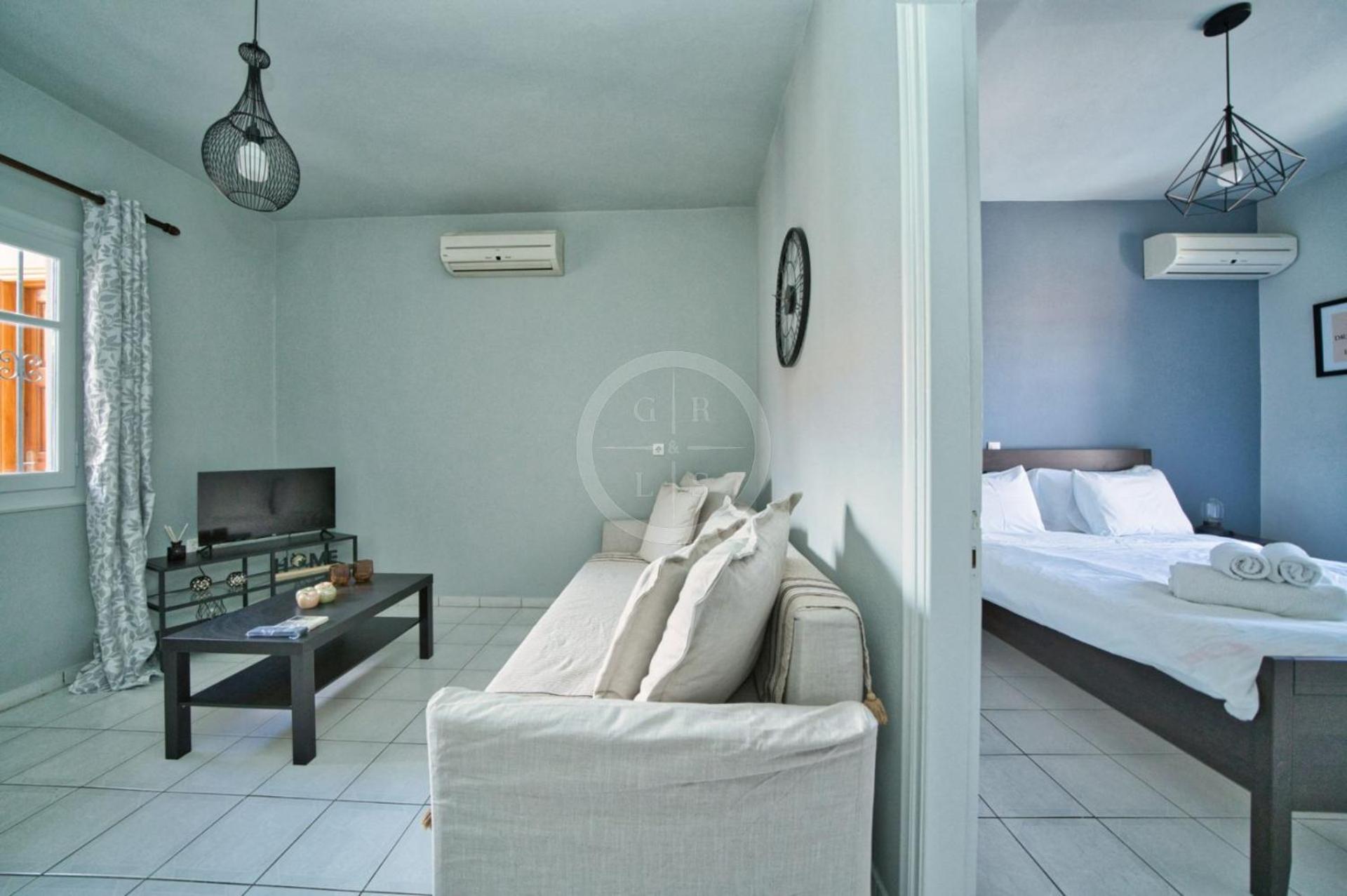 Ira Apartment