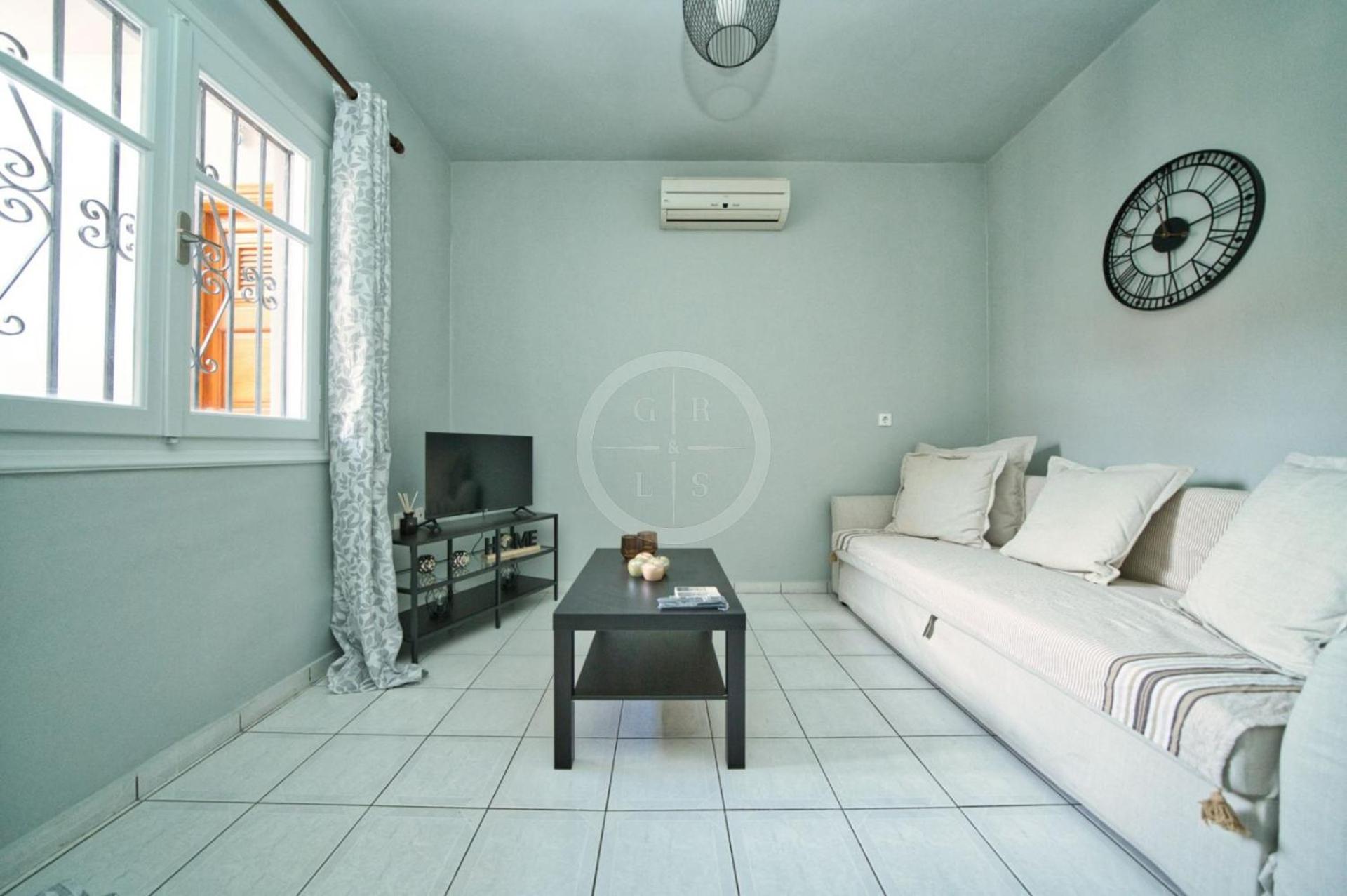Ira Apartment