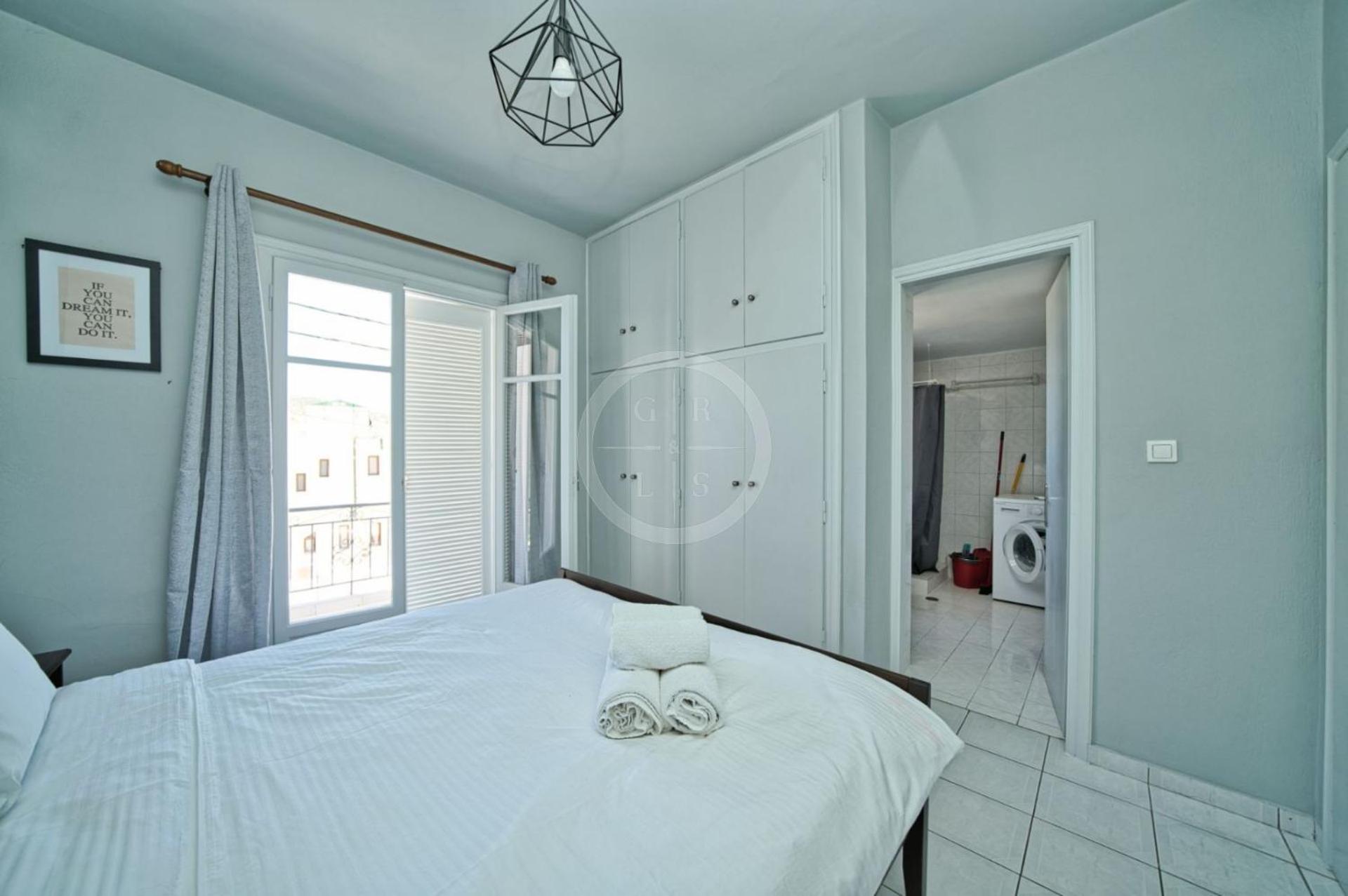Ira Apartment
