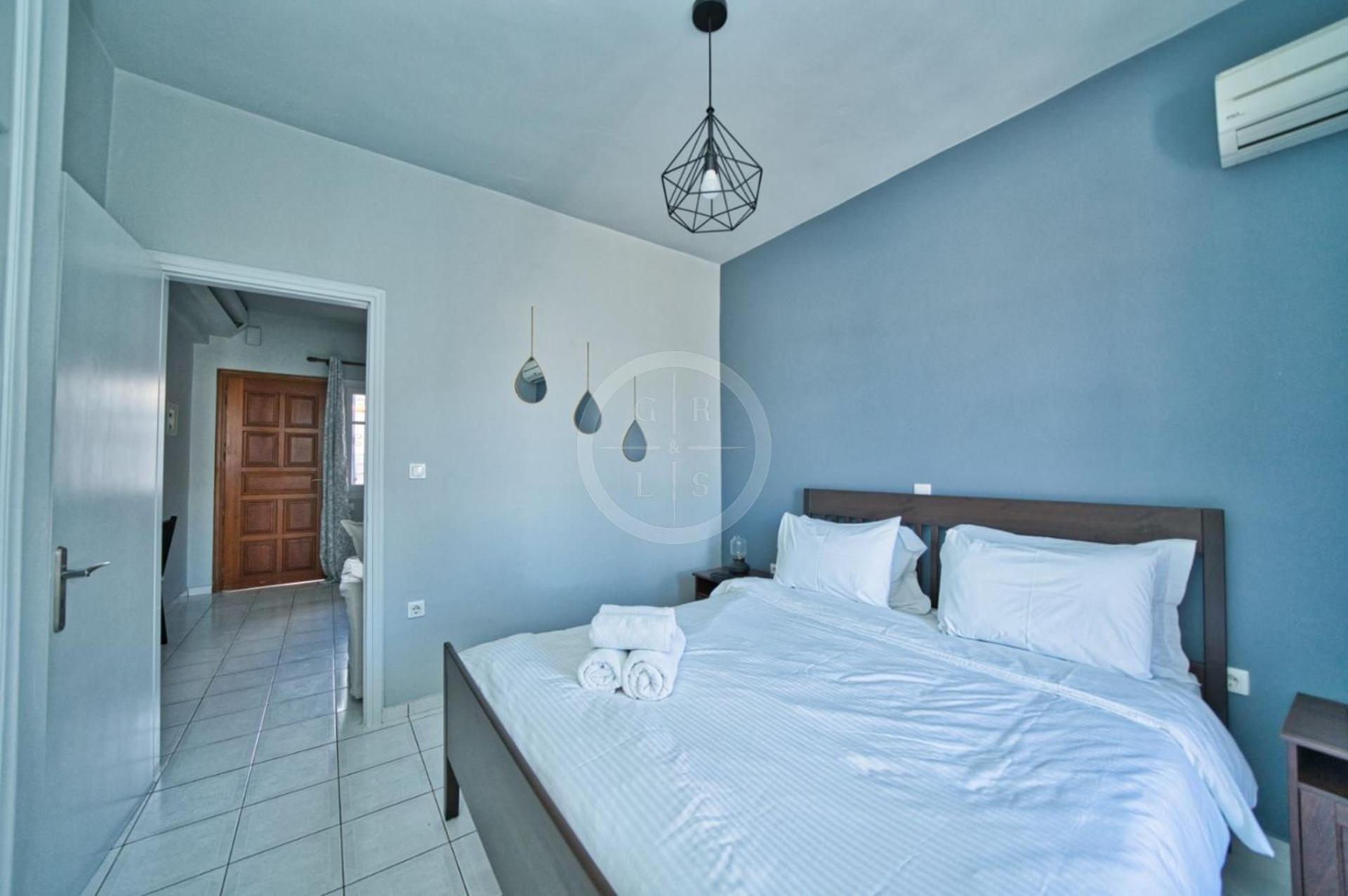 Ira Apartment