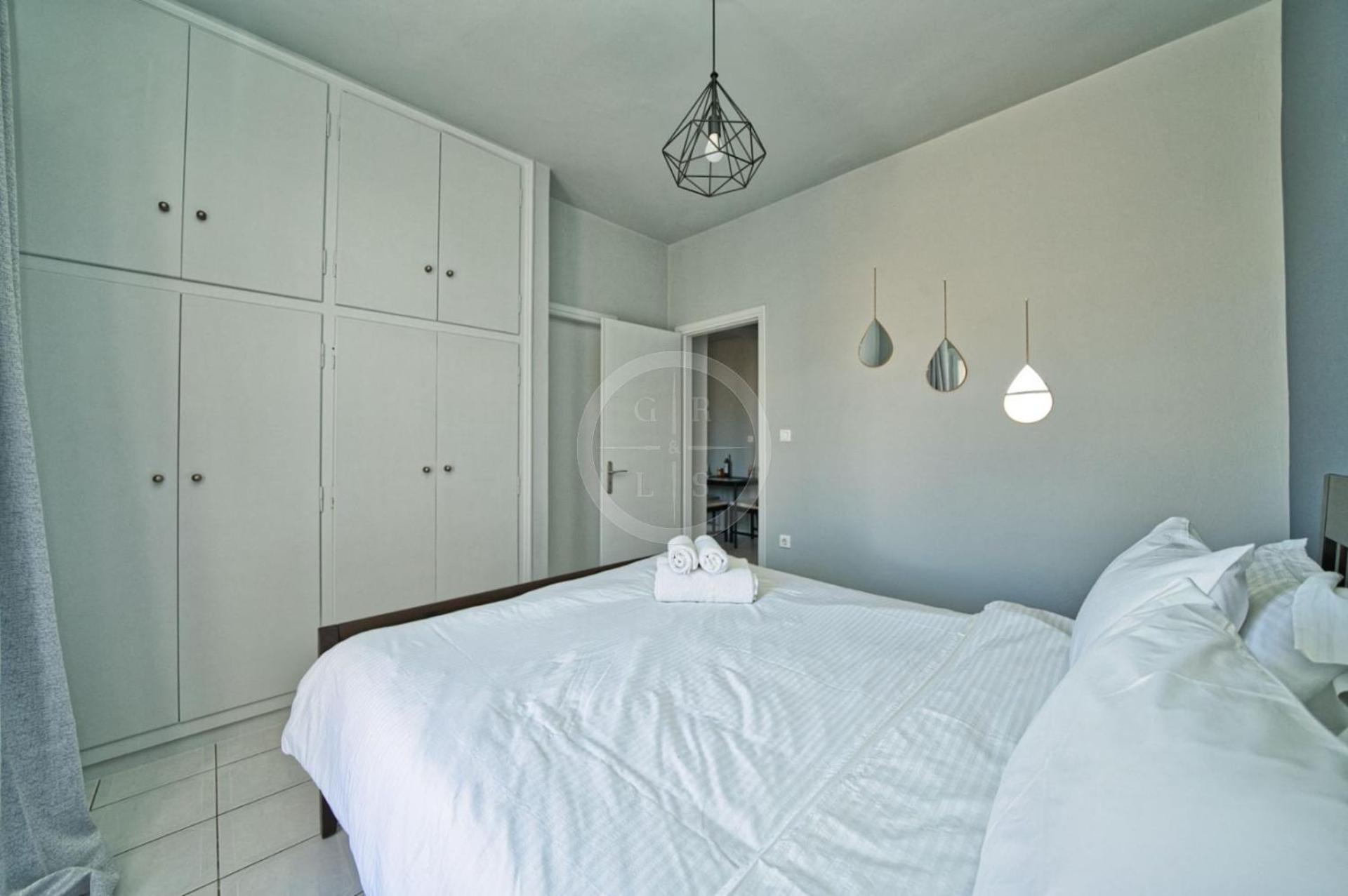Ira Apartment