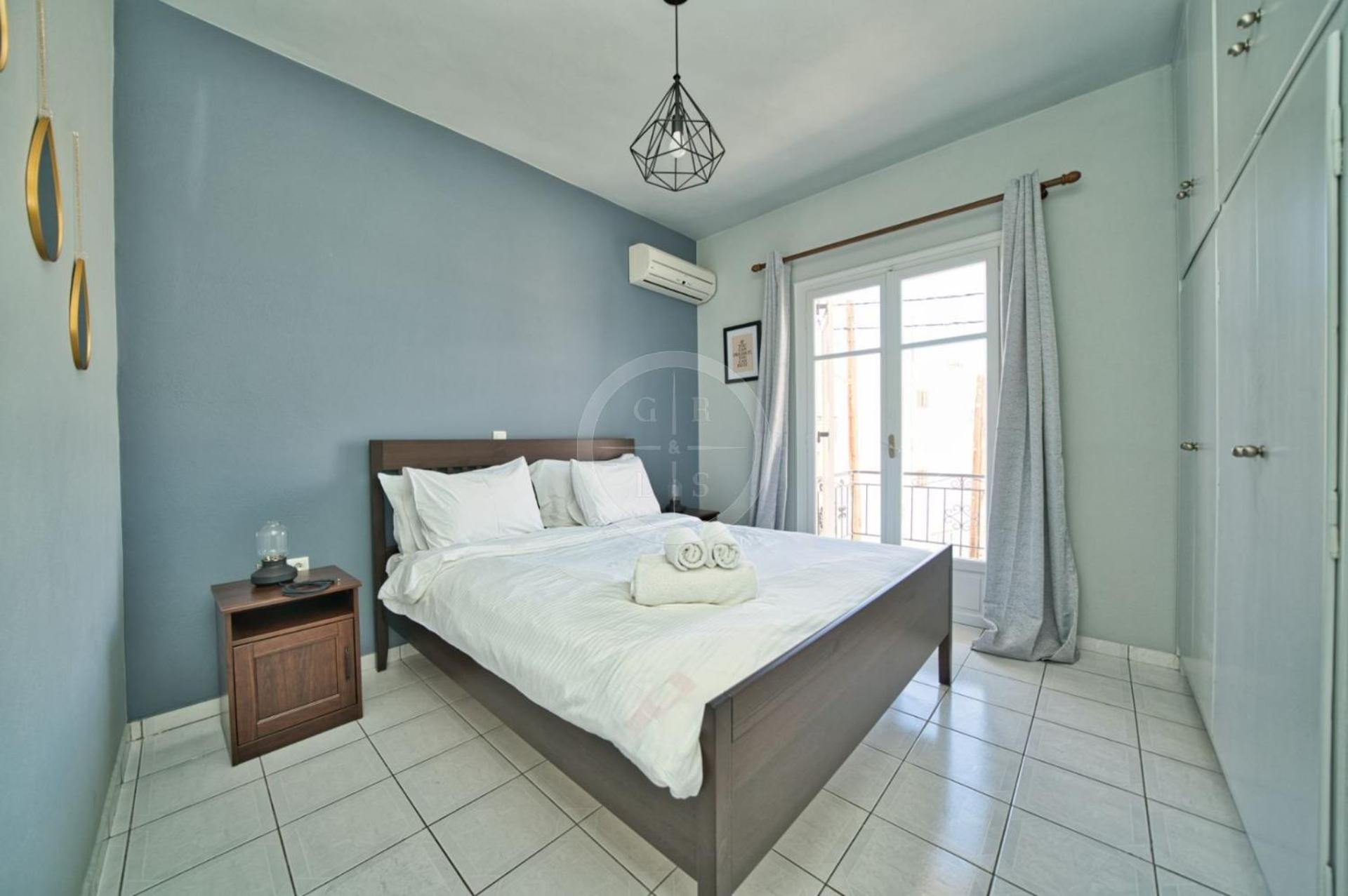 Ira Apartment