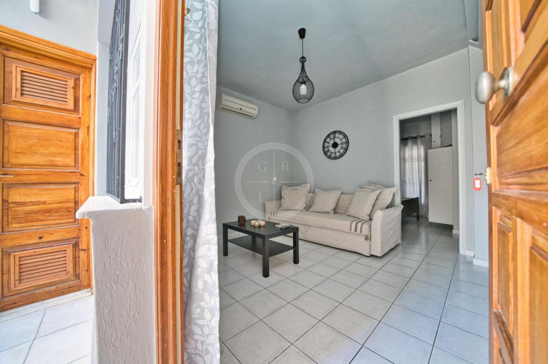 Ira Apartment
