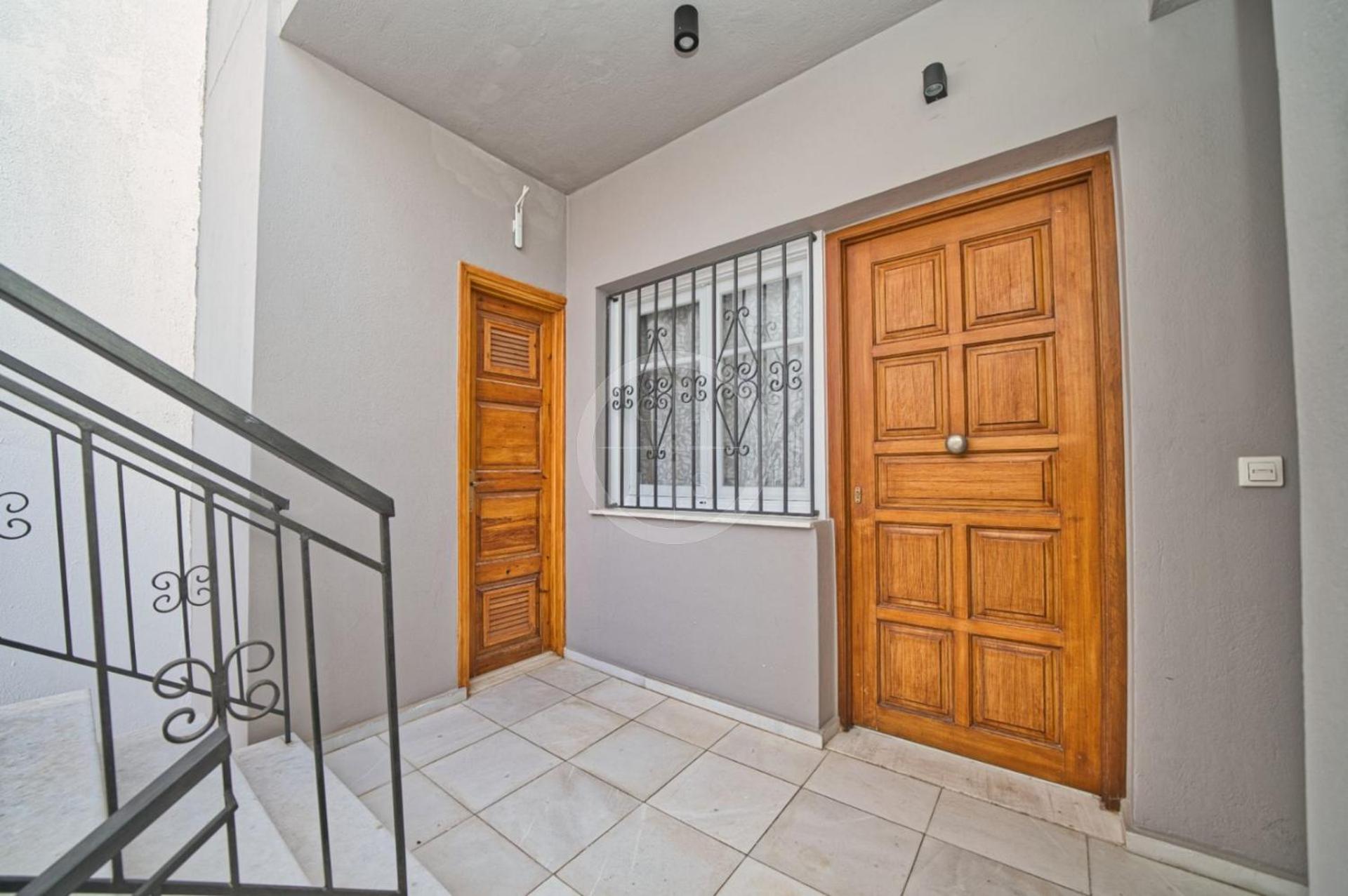 Ira Apartment