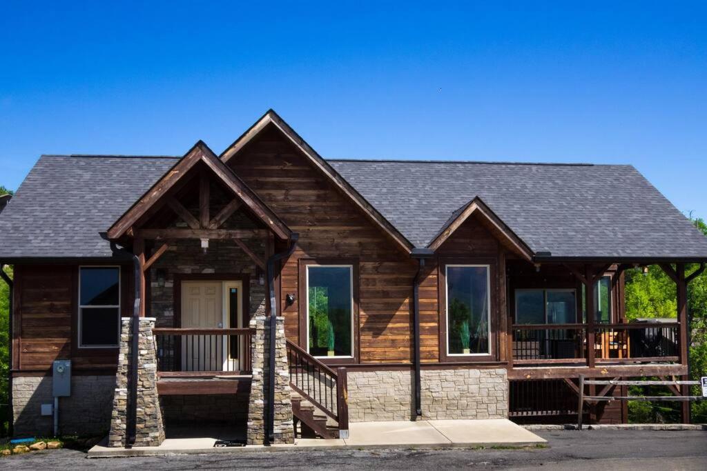 MtView close to Pkwy SLPS 10 3Bd-3Ba Game Room view 2