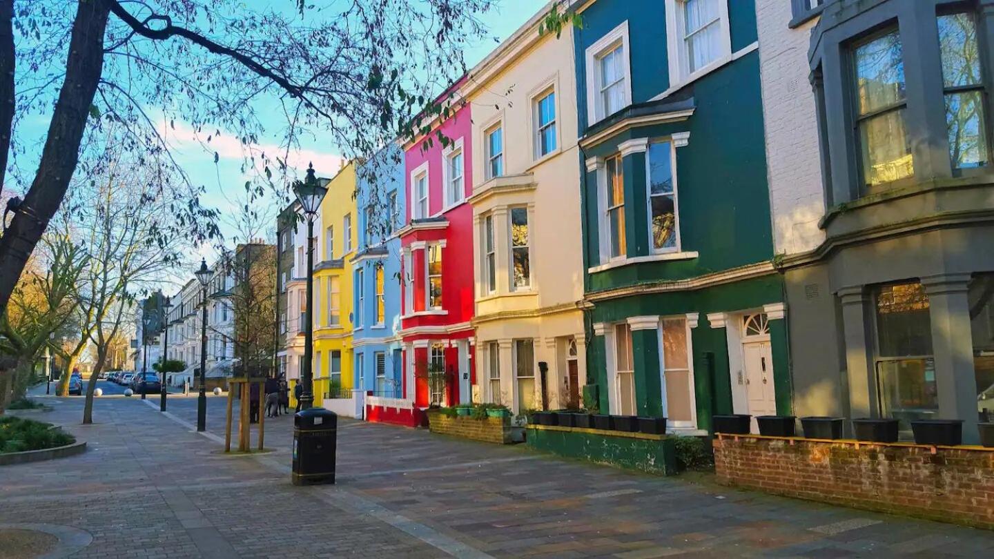 Central 1BR flat in Notting Hill, 1min to Tube