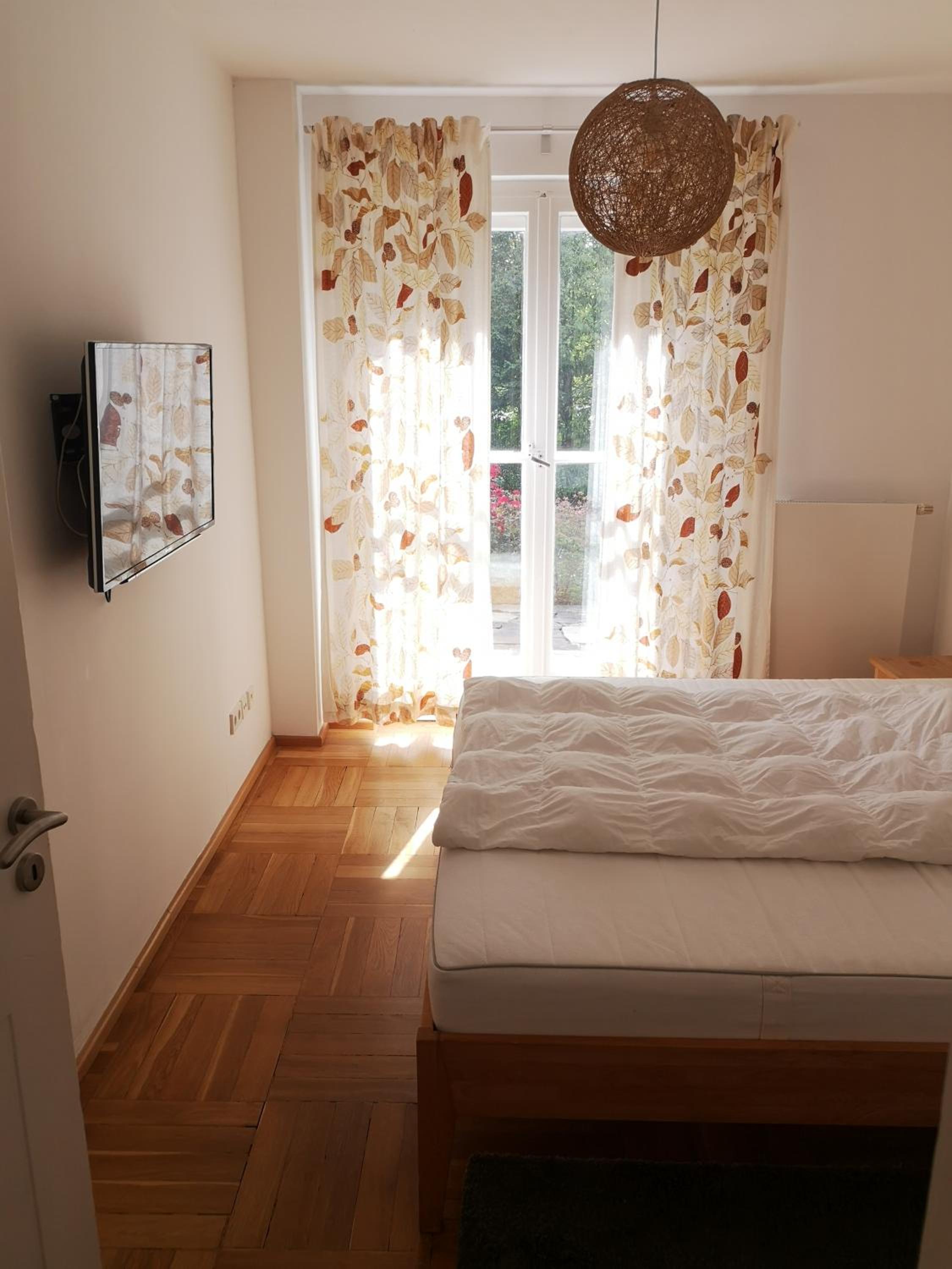 BMS BALANCE - Natur, Entspannung, King Size Bett, Free Parking, TOP Lage, Netflix view 4