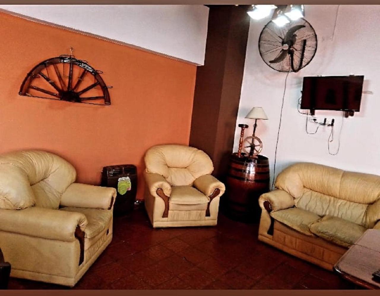 Hostal Las Carretas