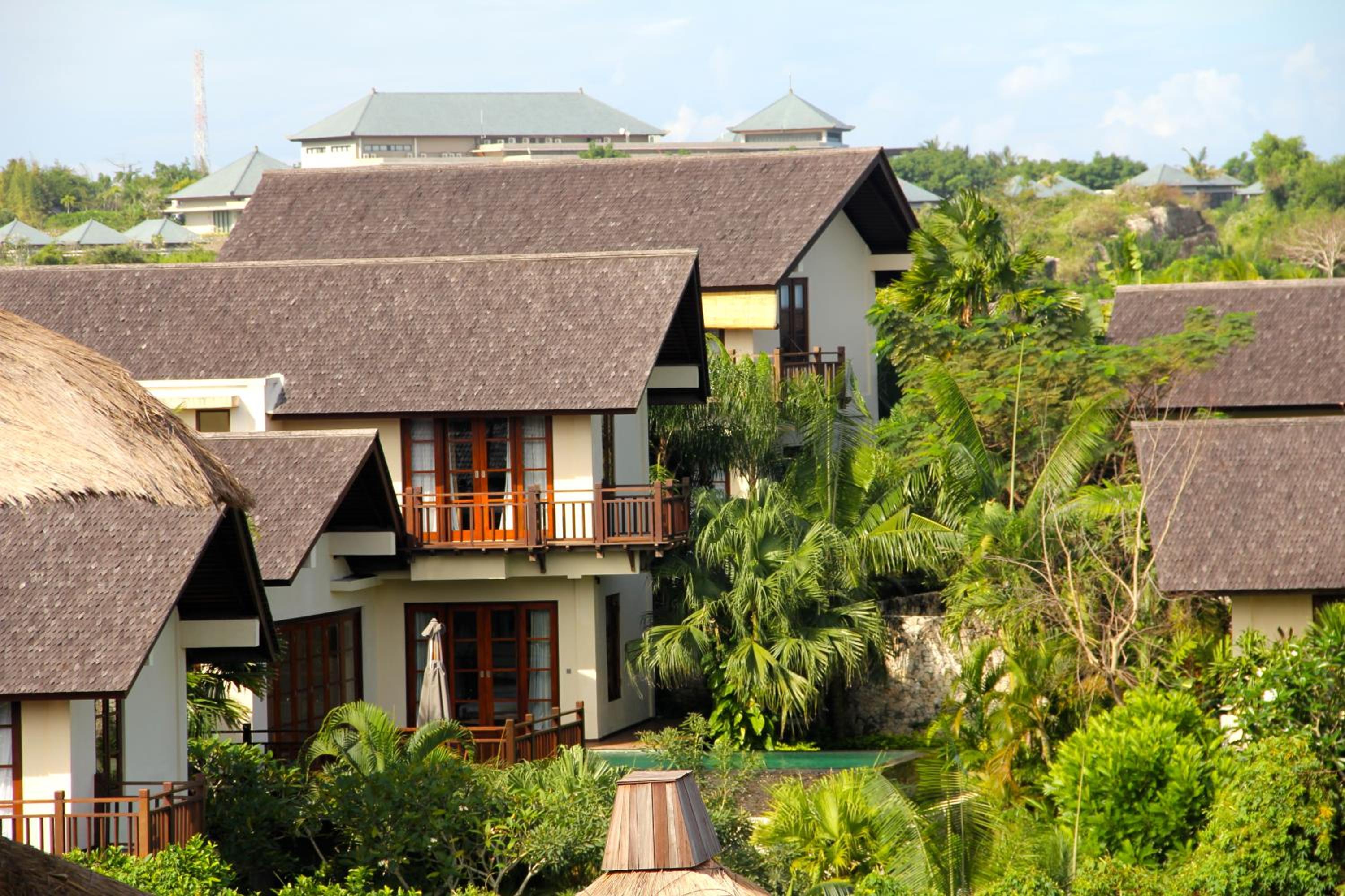Escape to Paradise, Deluxe Fractional 2BR Garden Pool Villa Private Beach Near Uluwatu view 4