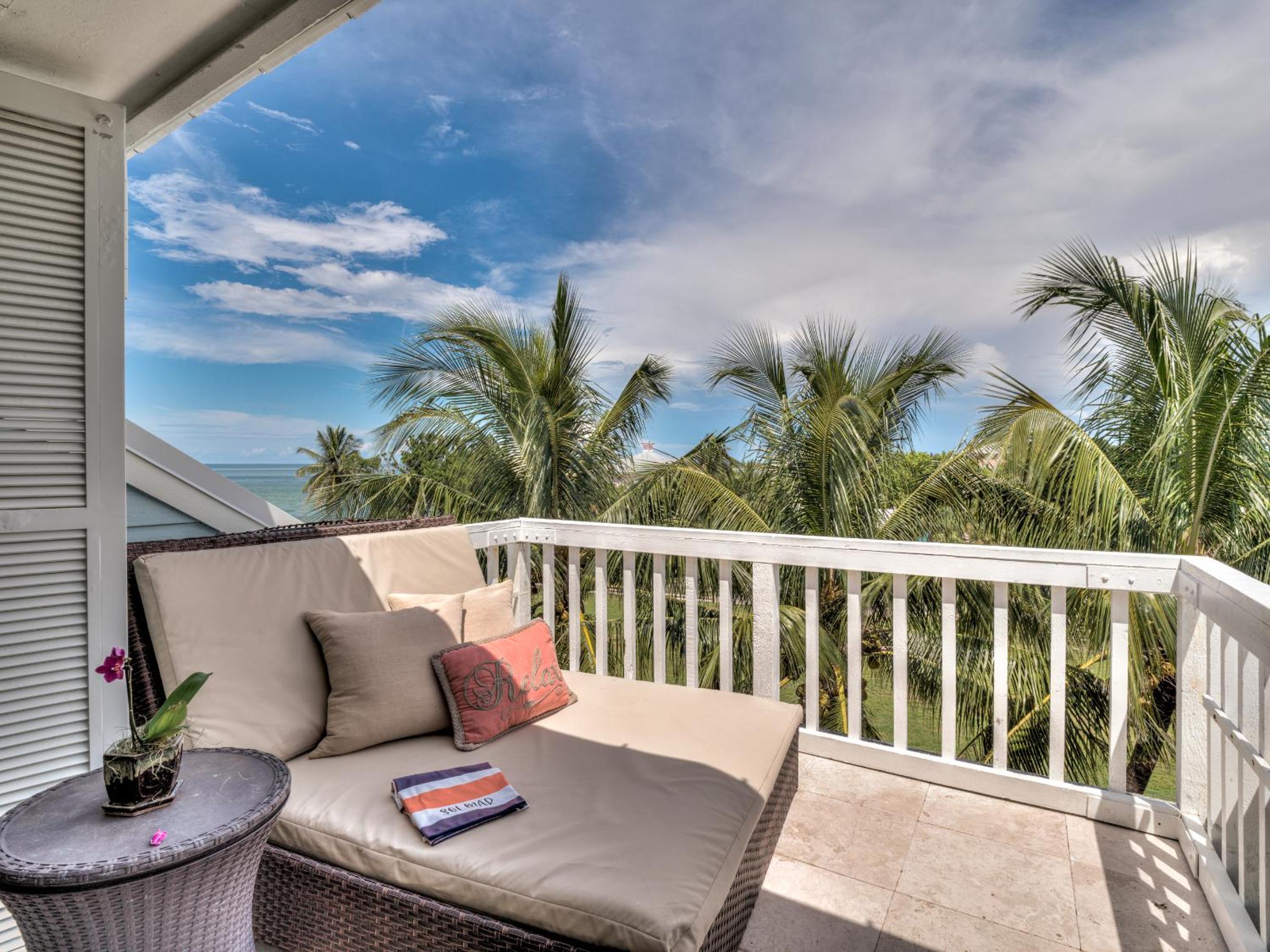 Sol Mar-Oceanfront Beachhouse