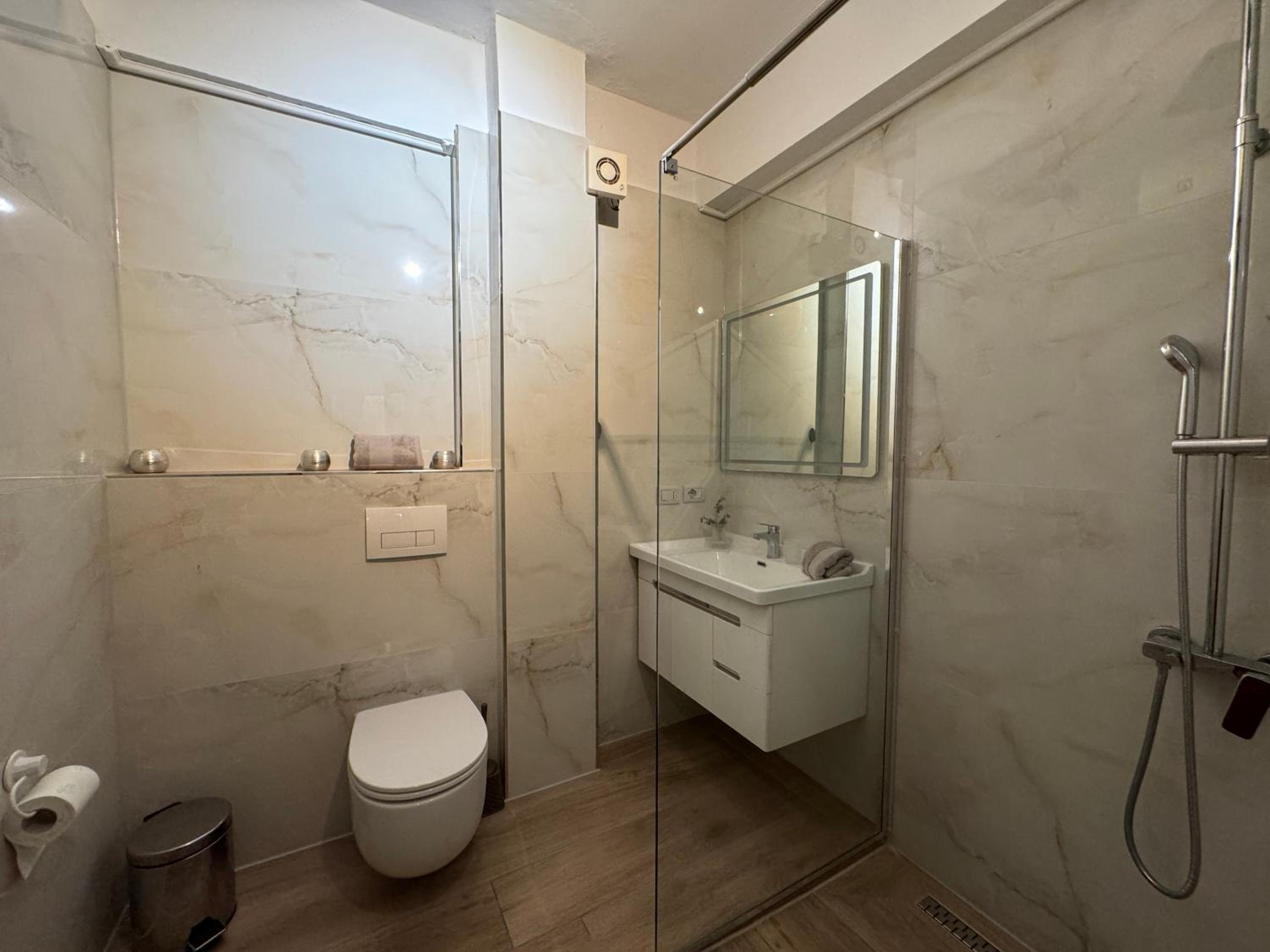 Andi Seaview Apartments
