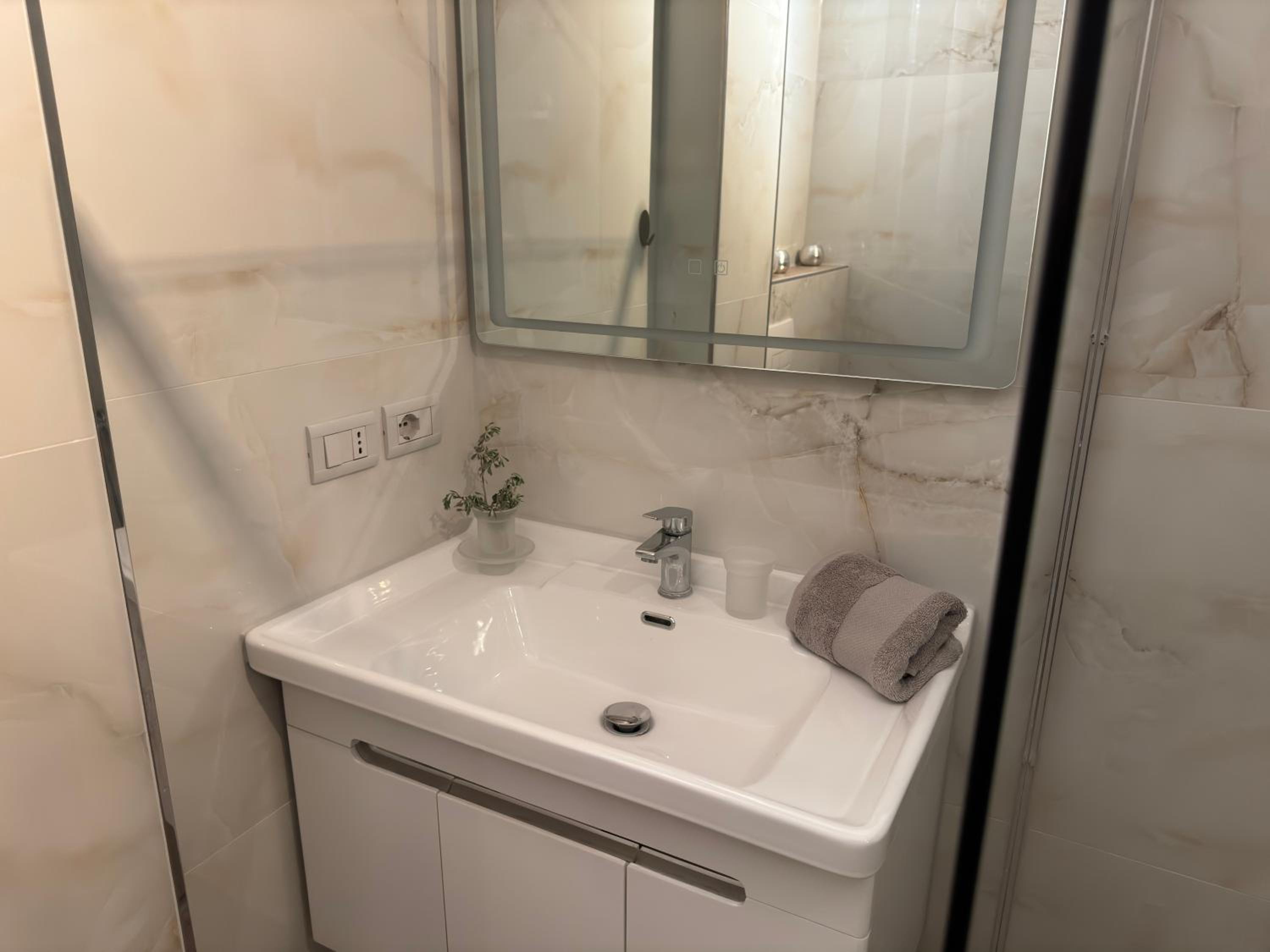 Andi Seaview Apartments