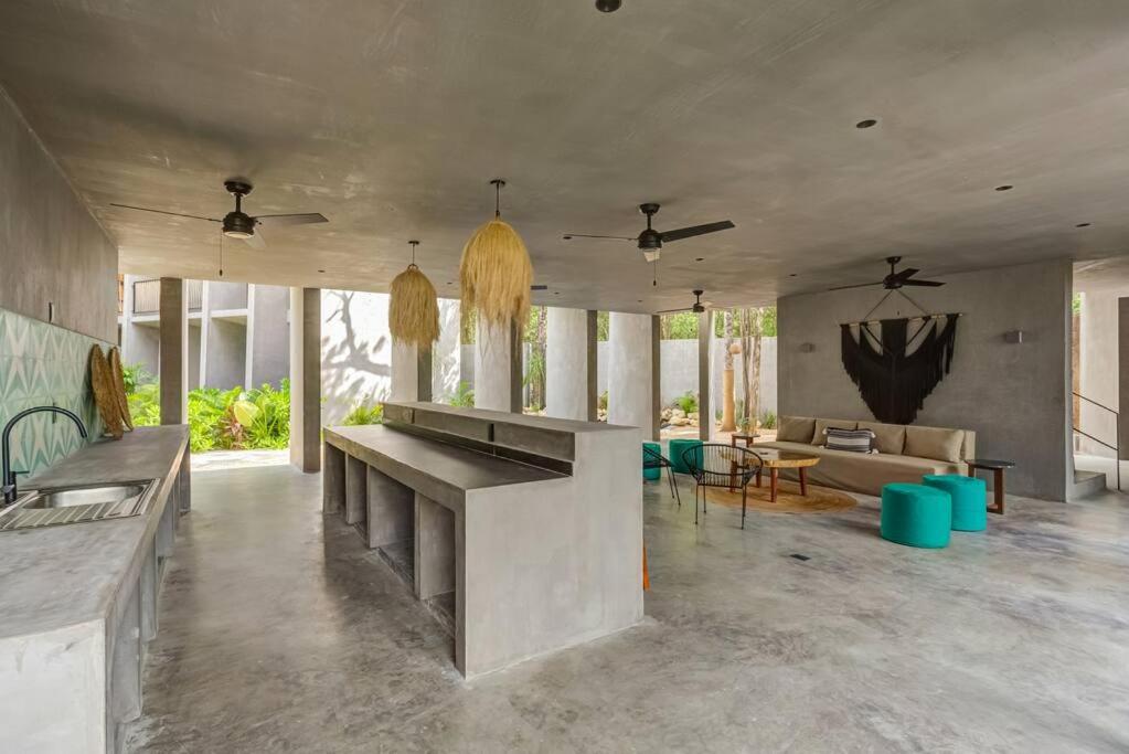 New 2 Bdr, Private Rooftop Pool, Gym and Cowork view 5