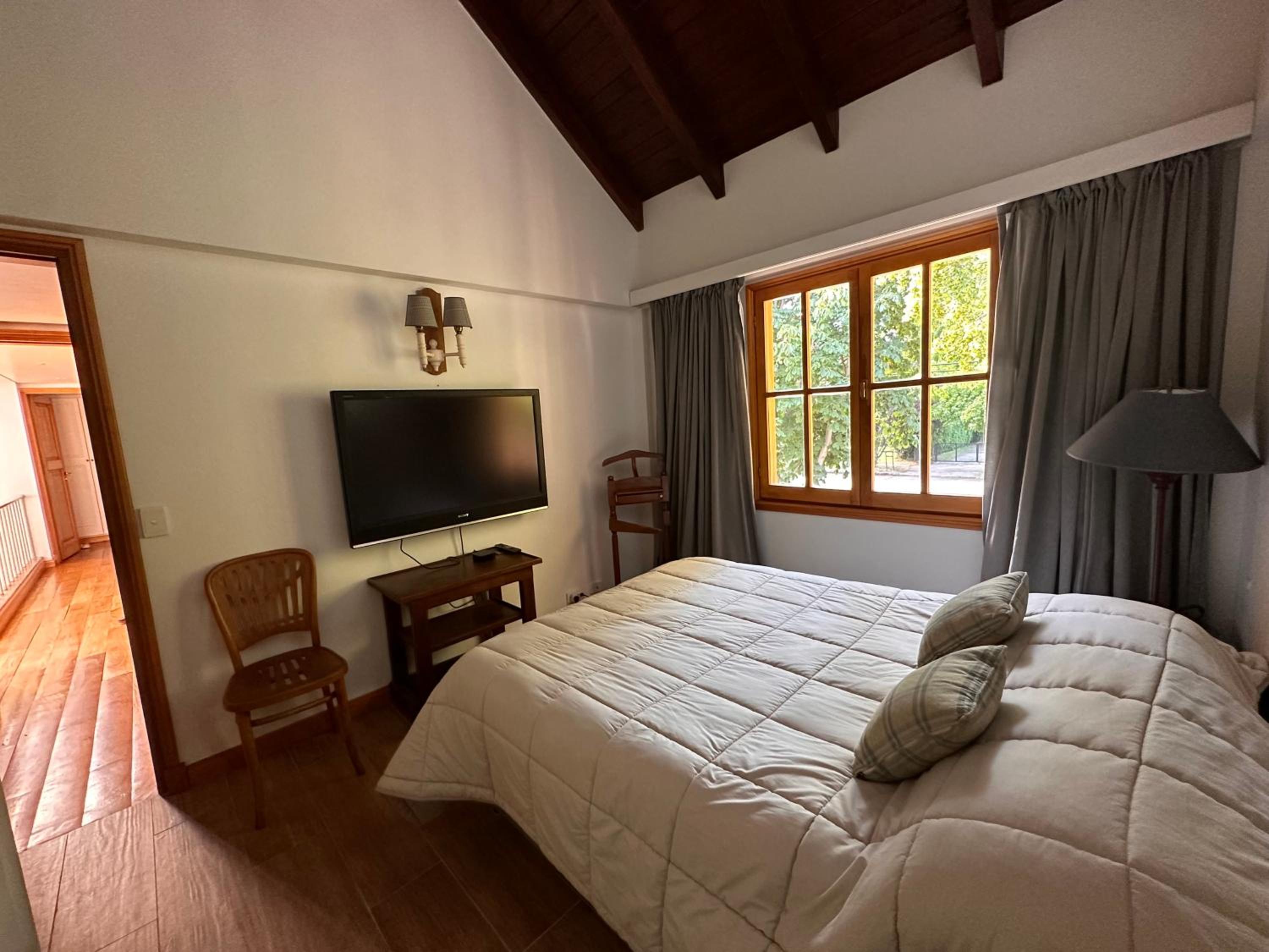 Patagonia Casa Sur - Casona de lujo con piscina y quincho