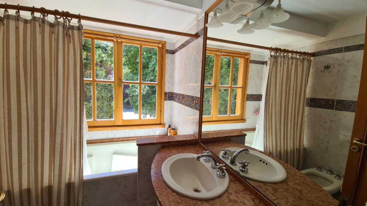 Patagonia Casa Sur - Casona de lujo con piscina y quincho