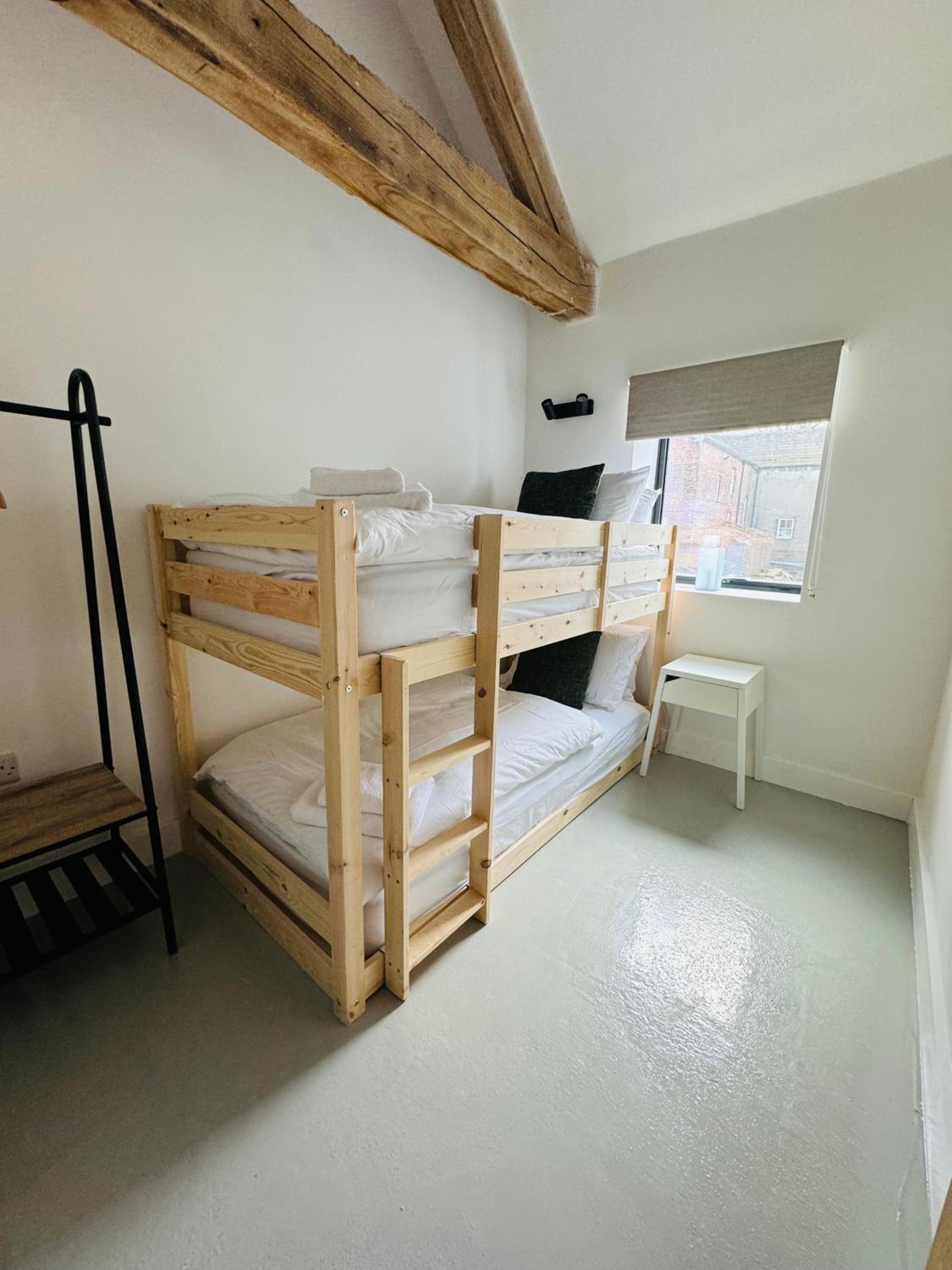 The Tack Store, Modern 3 Bed, 6 person, Barn in a Rural Setting with Great Access, photo 2
