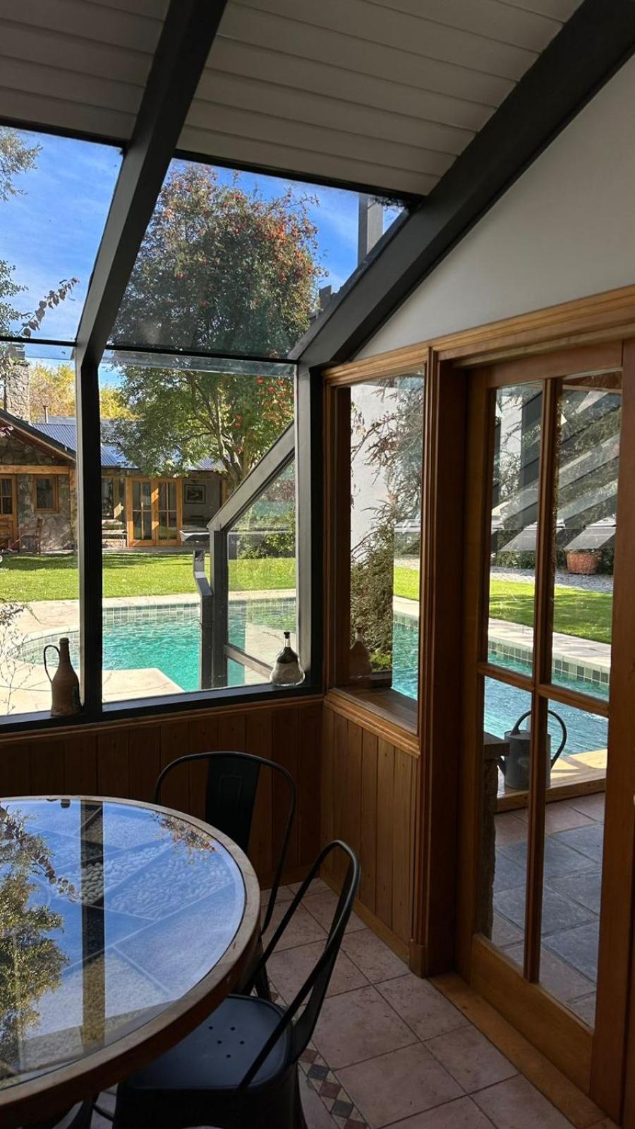 Patagonia Casa Sur - Casona de lujo con piscina y quincho