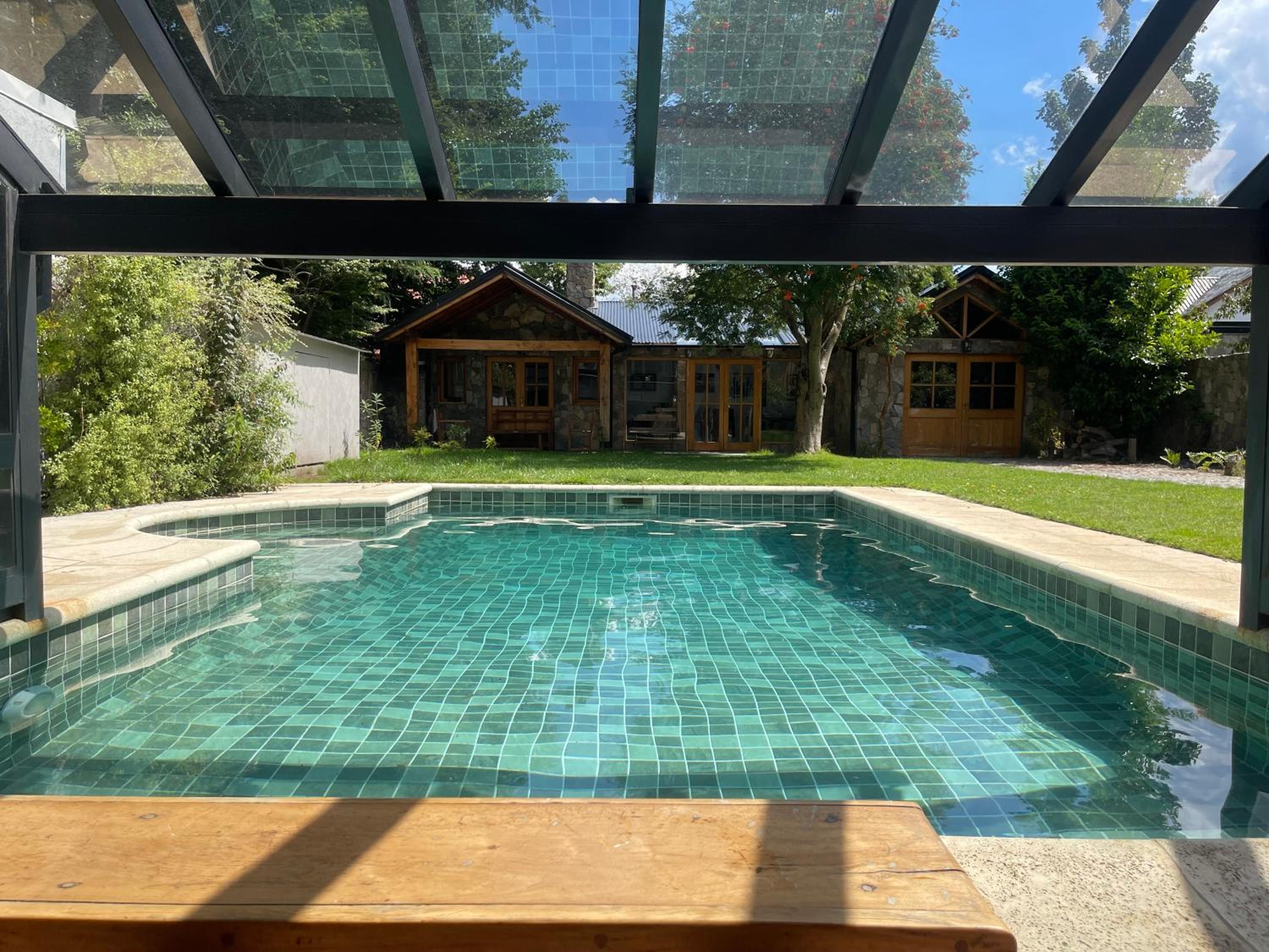 Patagonia Casa Sur - Casona de lujo con piscina y quincho