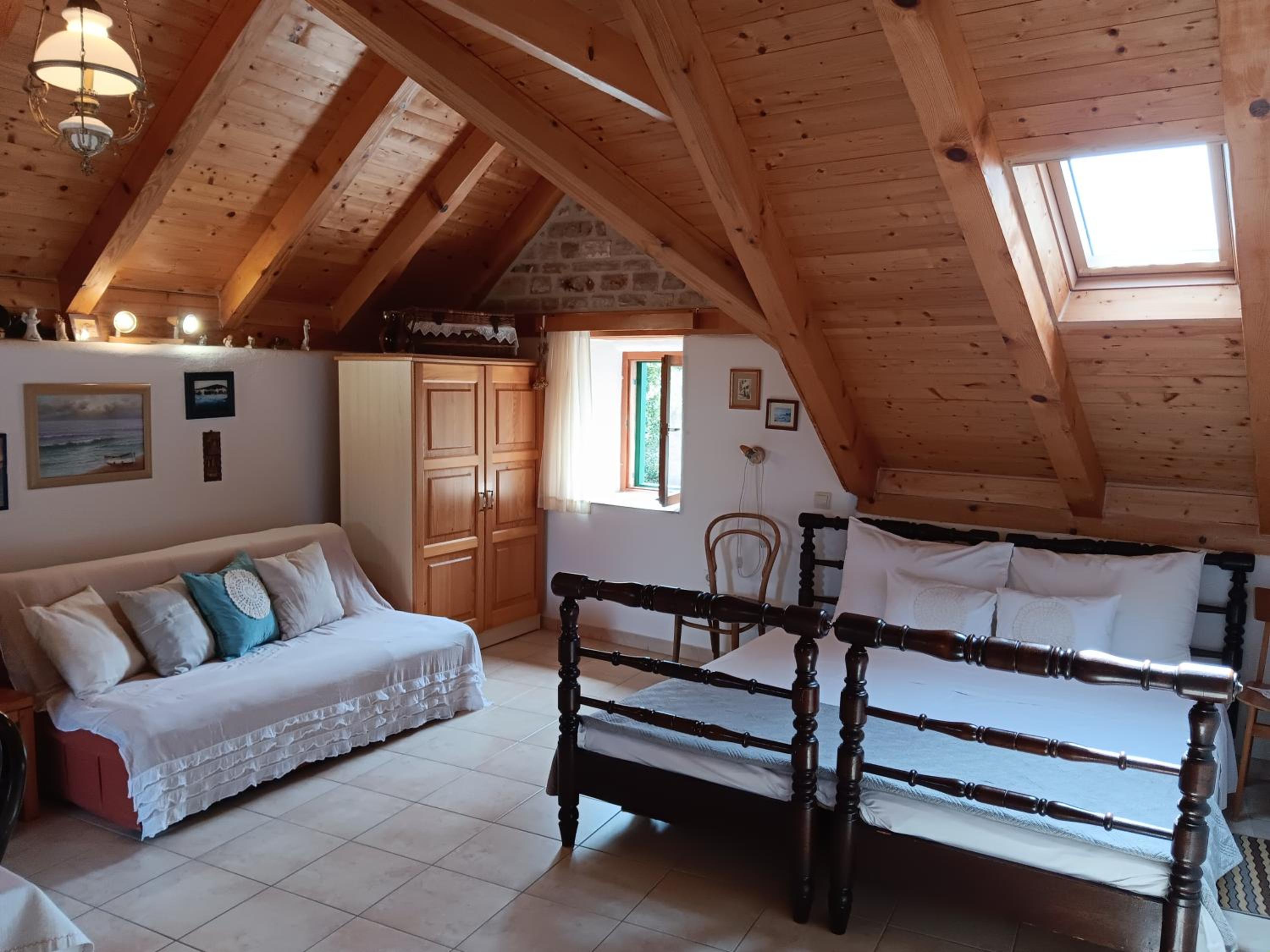 Guest House Lucijo