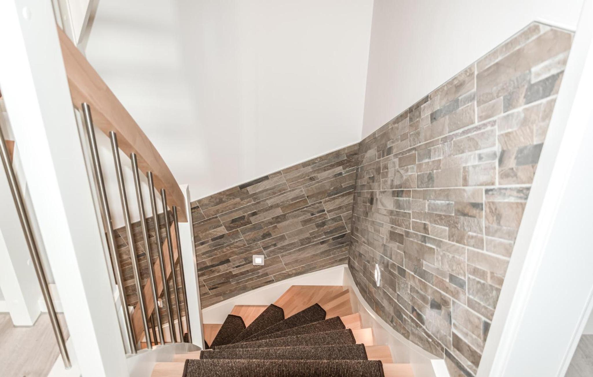 4 Bedroom Stunning Home In Jesendorf
