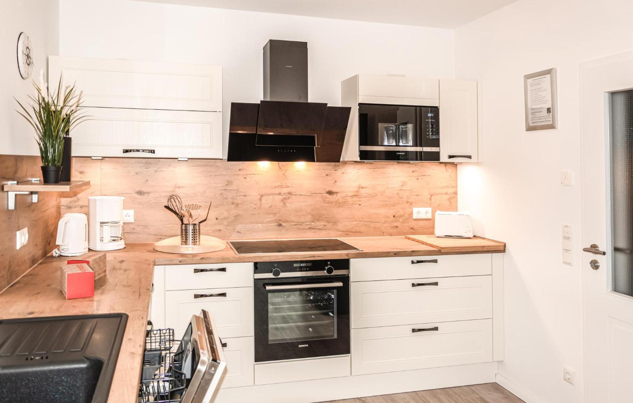 4 Bedroom Stunning Home In Jesendorf