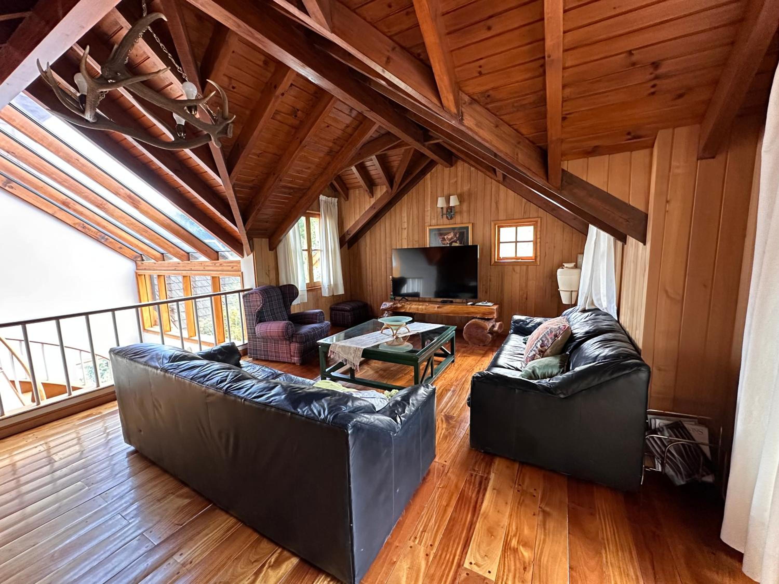 Patagonia Casa Sur - Casona de lujo con piscina y quincho