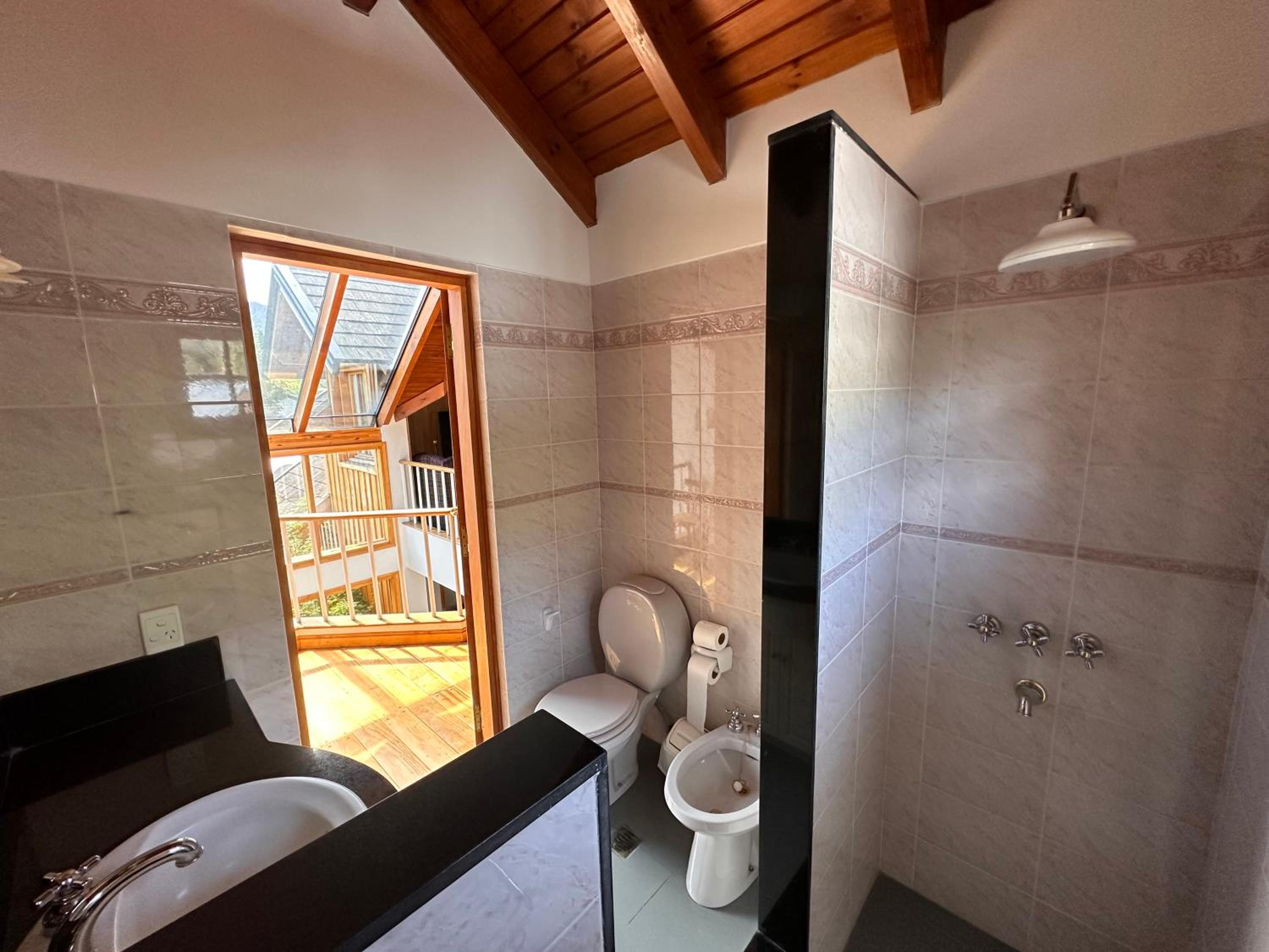 Patagonia Casa Sur - Casona de lujo con piscina y quincho