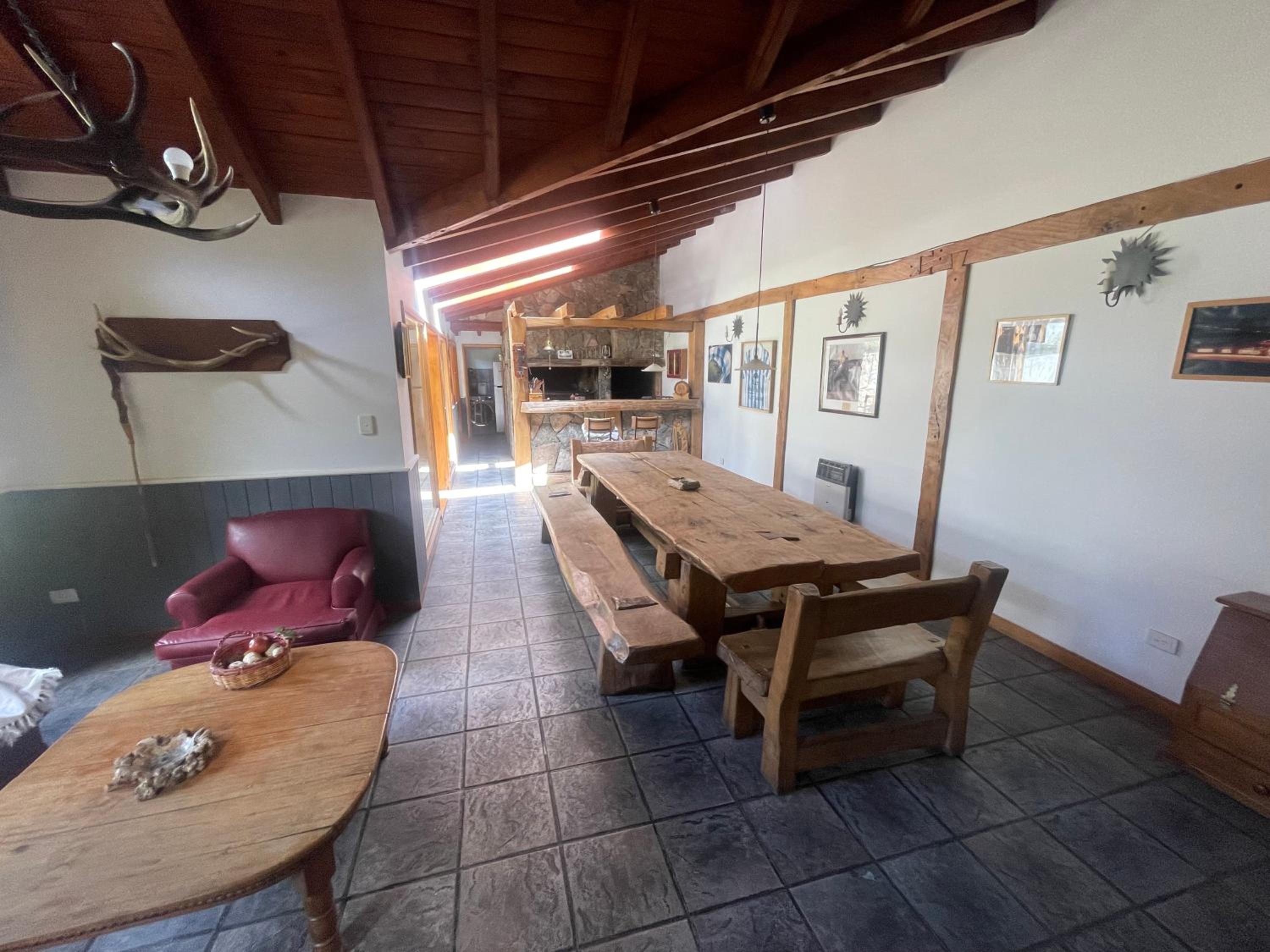 Patagonia Casa Sur - Casona de lujo con piscina y quincho