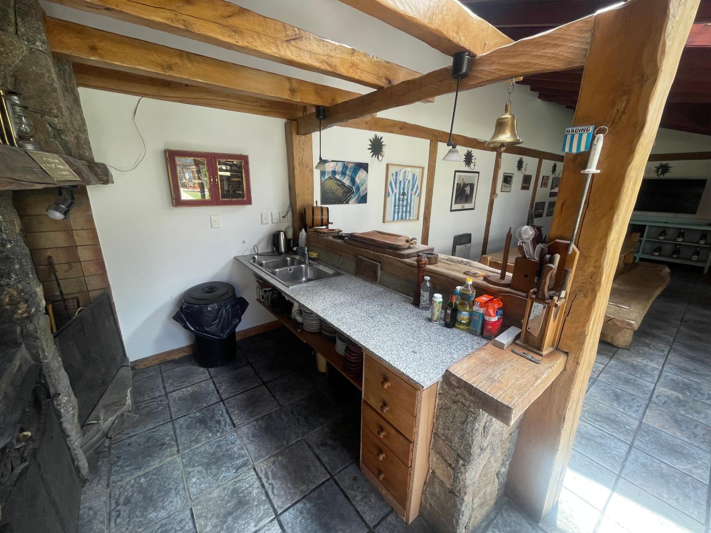 Patagonia Casa Sur - Casona de lujo con piscina y quincho