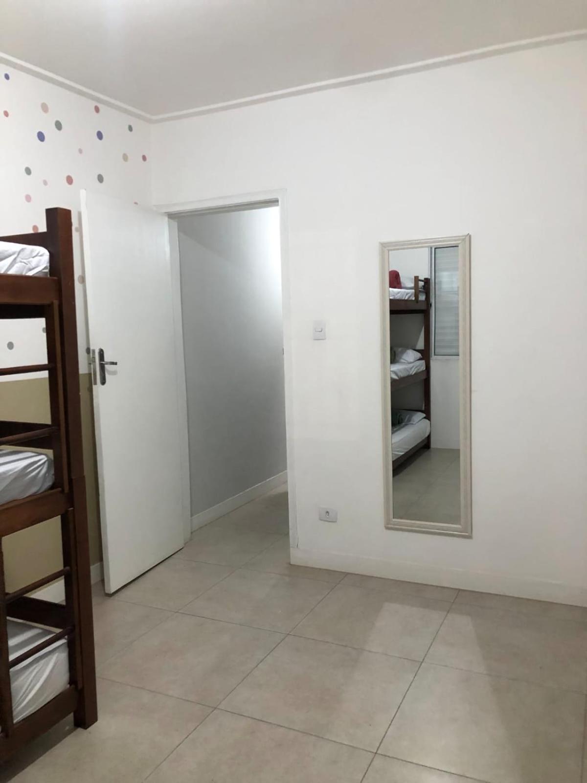 Quarto feminino, Open house