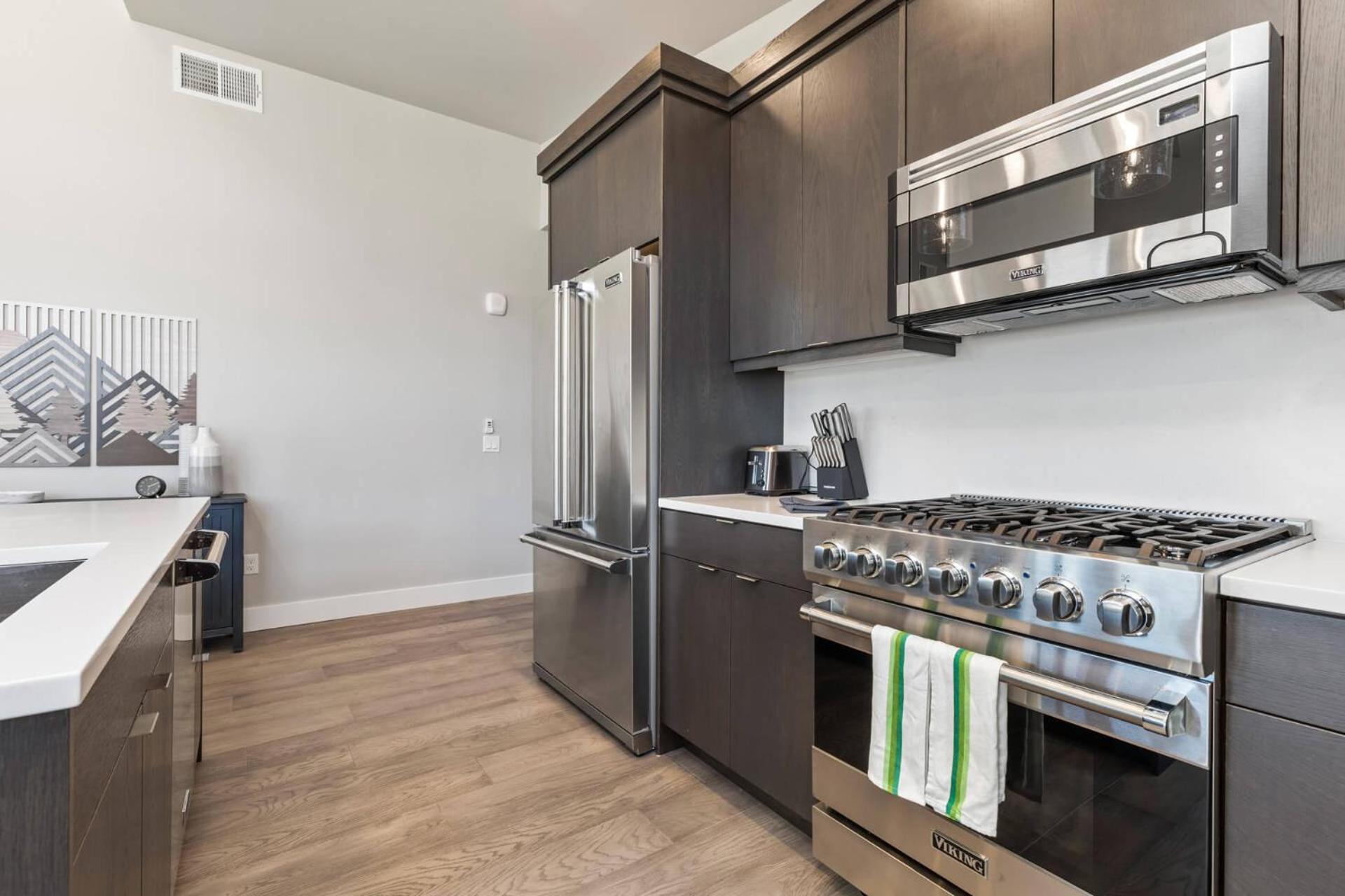 Mayflower Lakeside 301-45 by Moose Management view 3