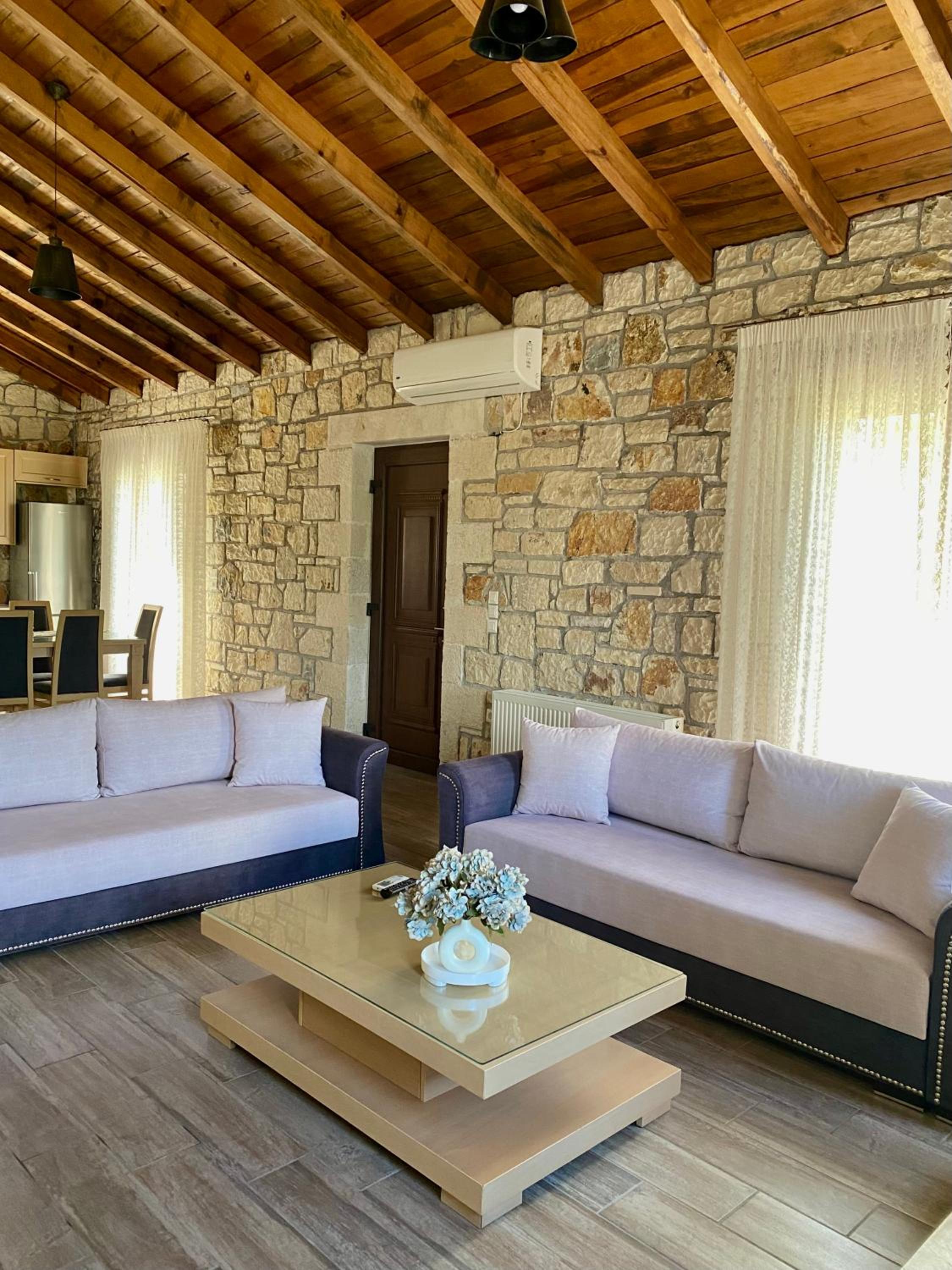 Villa Maria 1 view 4