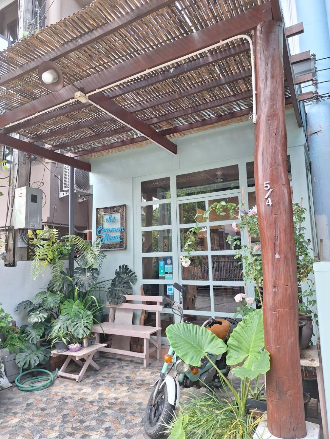 The Commonroom CNX
