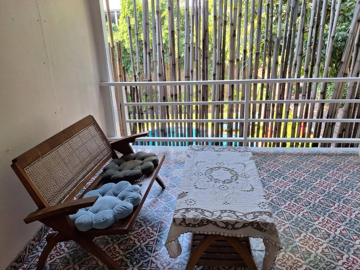 The Commonroom CNX