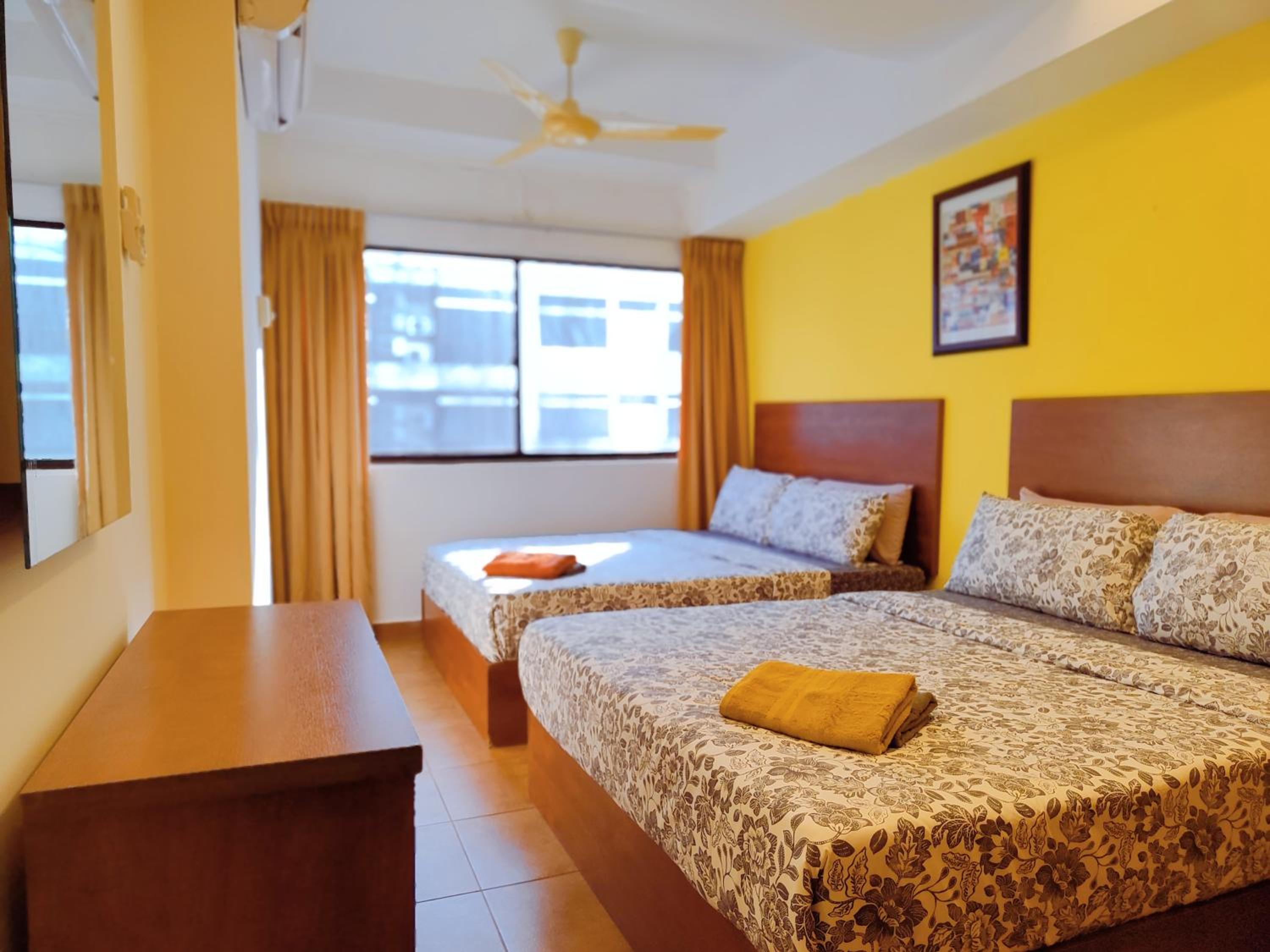 AJ-HOME Fahrenheit 88 Pavillion Bukit Bintang 8pax