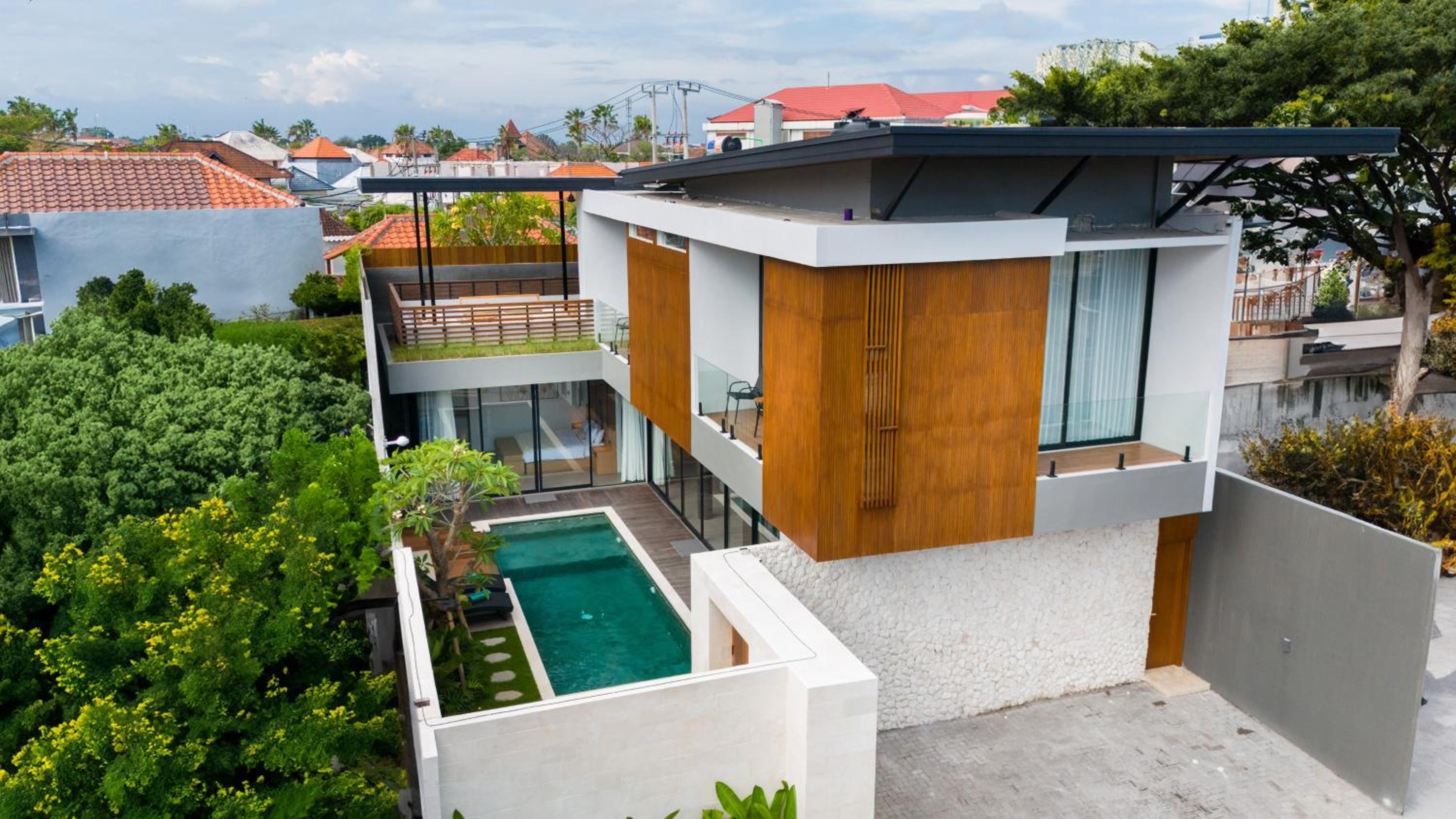 Villa Elena by Maheswara