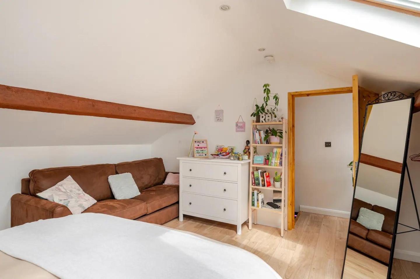 Cozy room in Stoneybatter, Dublin