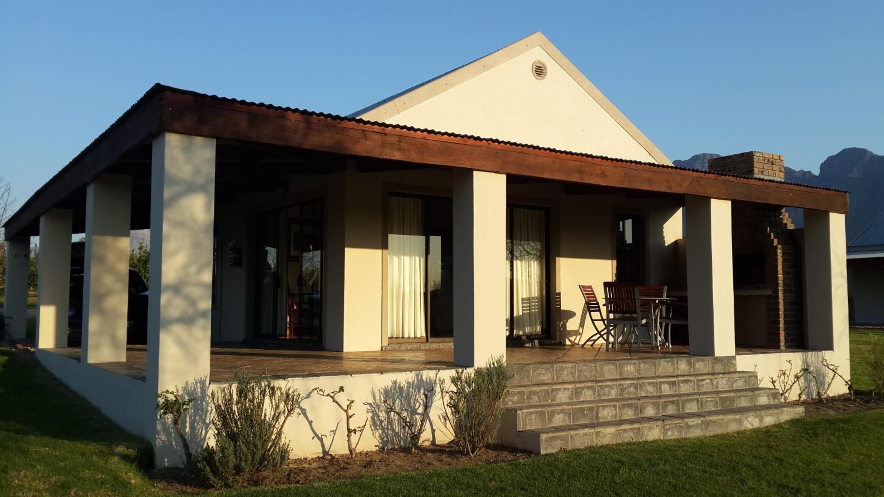Paddabult Self Catering Cottages view 2