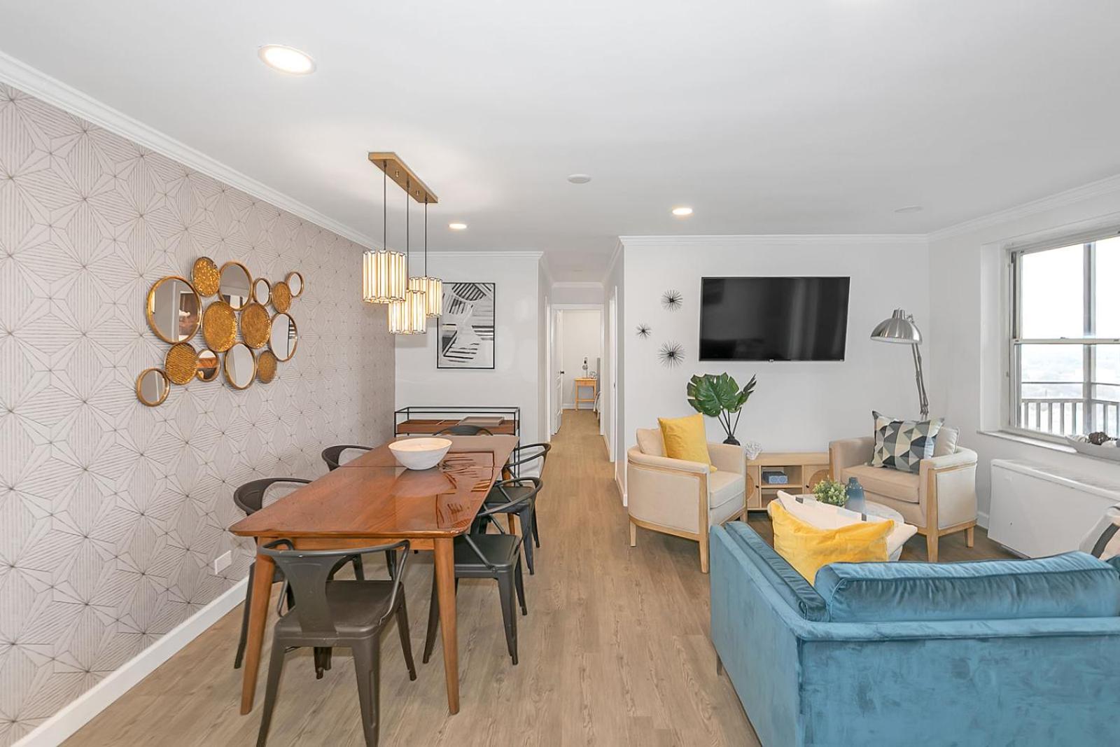 Downtown 2BR condo w balcony view 5