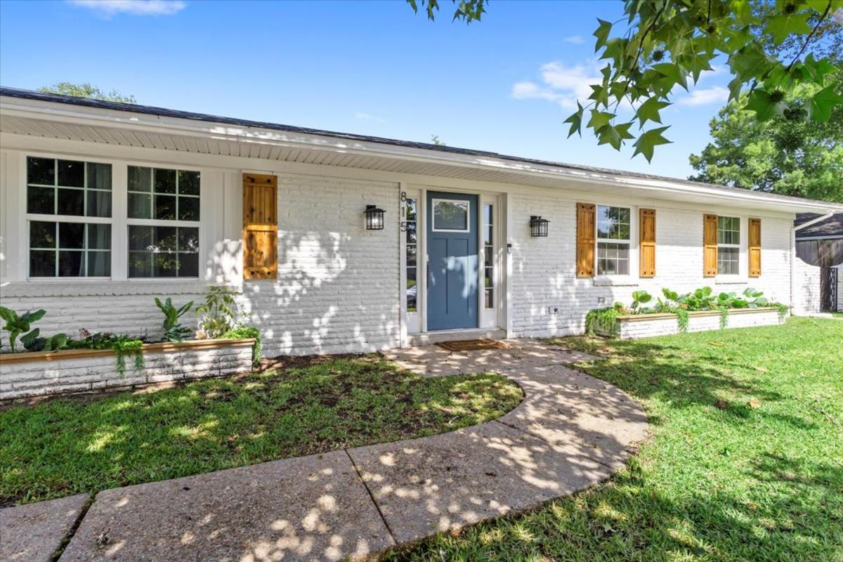 Ranch Home Gem 5BR Home Sleeps 12 with Game Room view 4