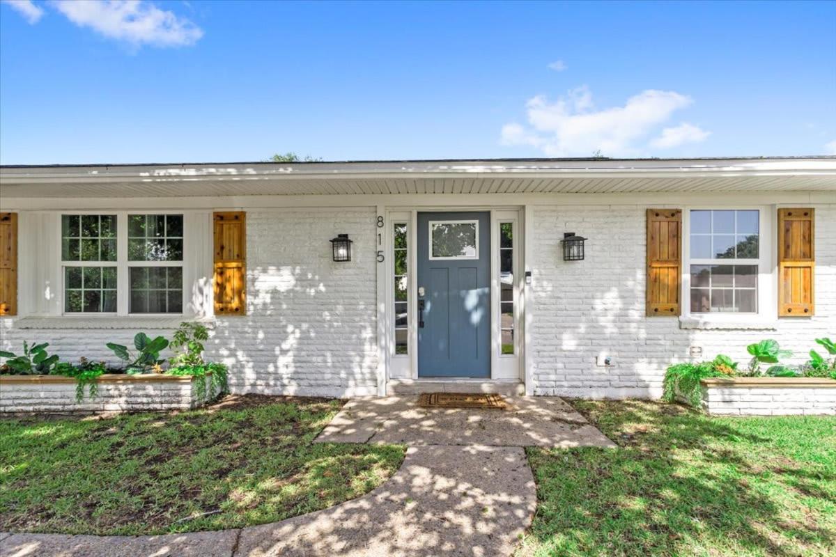 Ranch Home Gem 5BR Home Sleeps 12 with Game Room view 5
